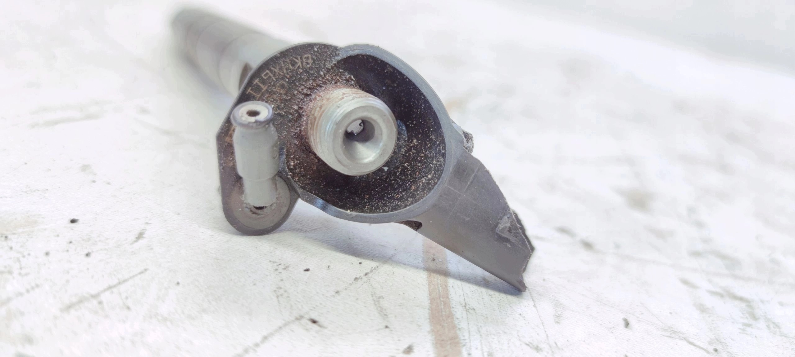 injector nozzle AUDI A4 A6 059130277BE damag.