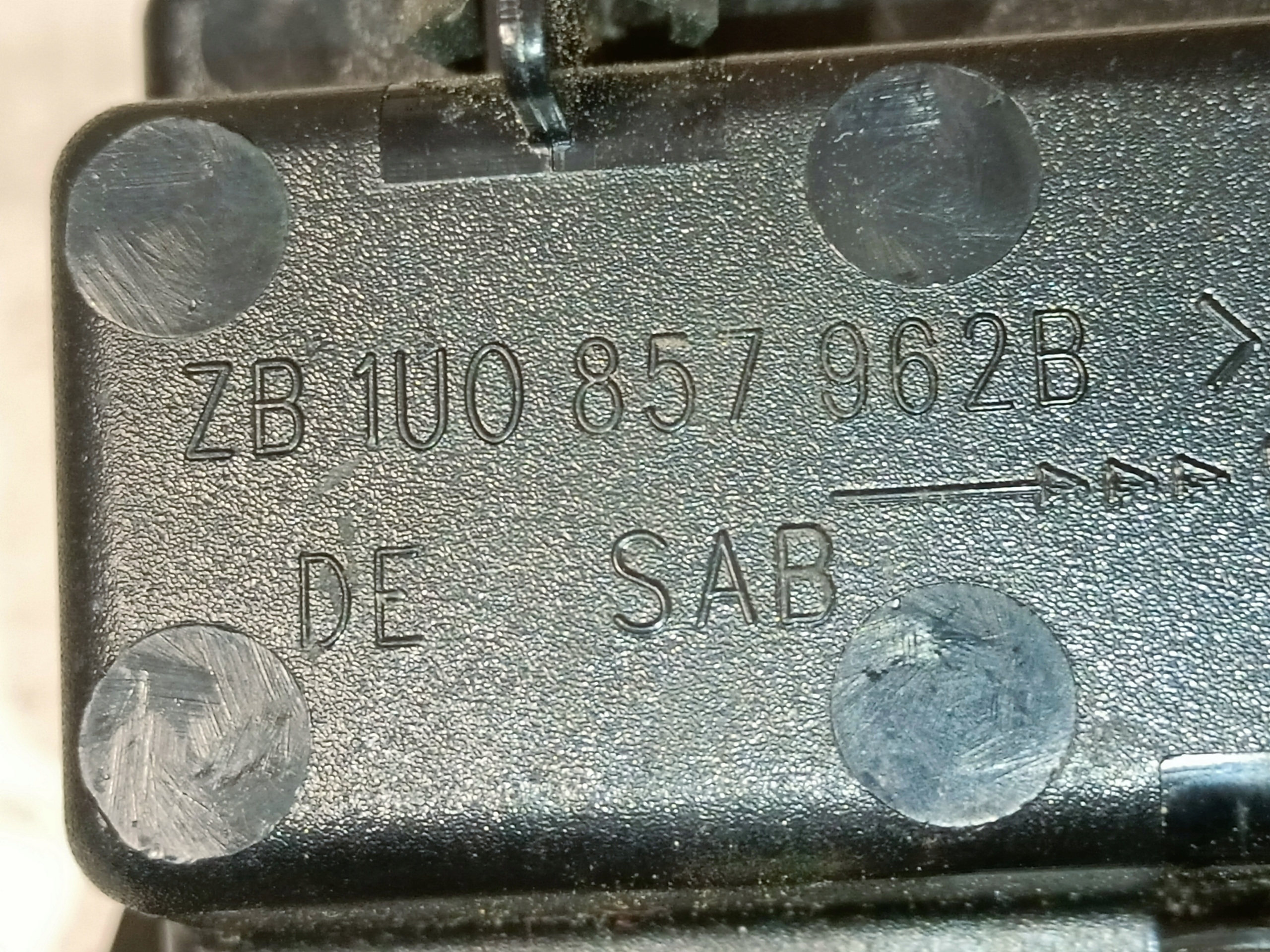 Держатель на SKODA OCTAVIA I 1U0857962E