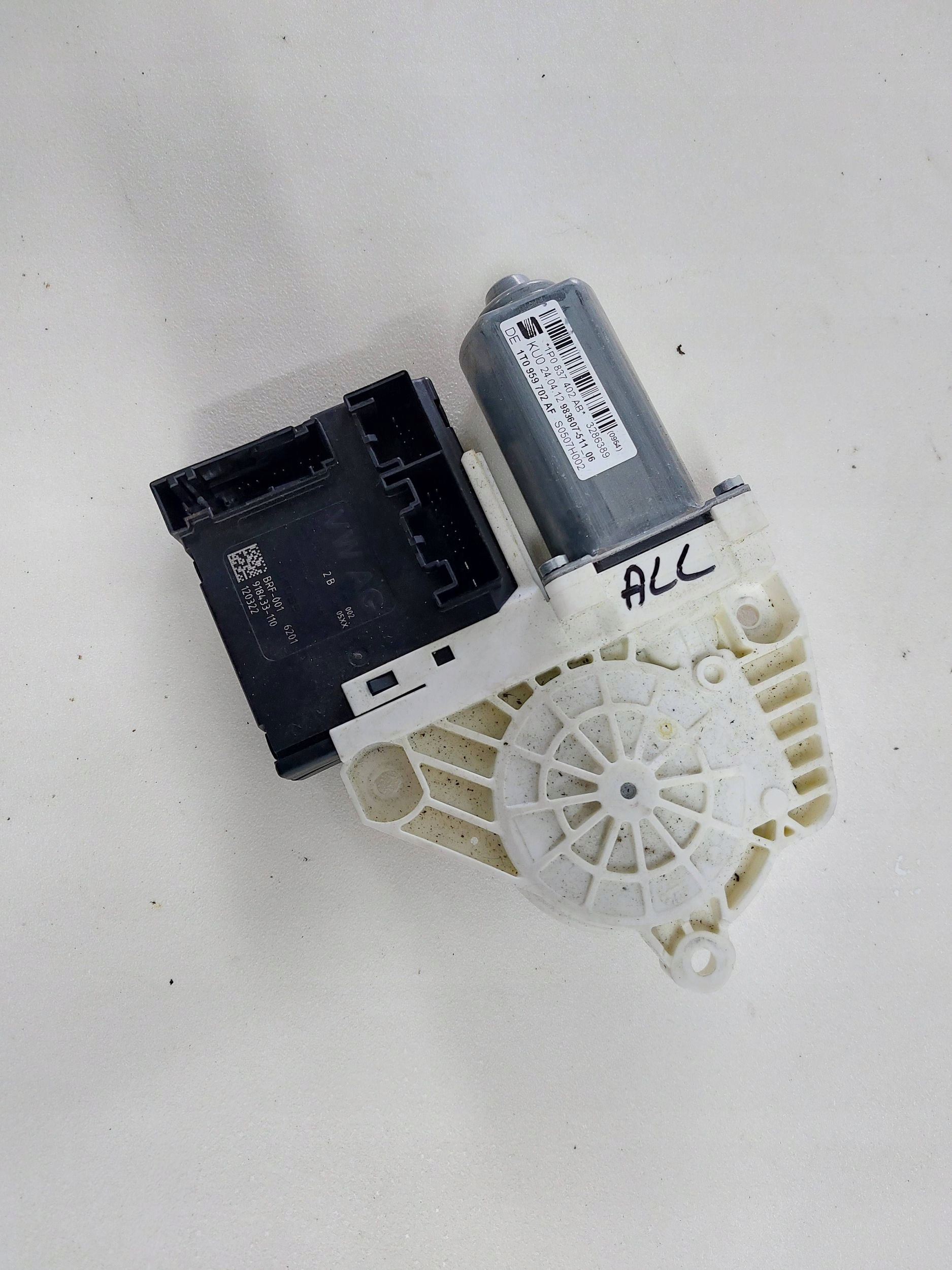 VW PASSAT B6 B7 TOURAN LEON II mini motor windows front right 3C0959792B
