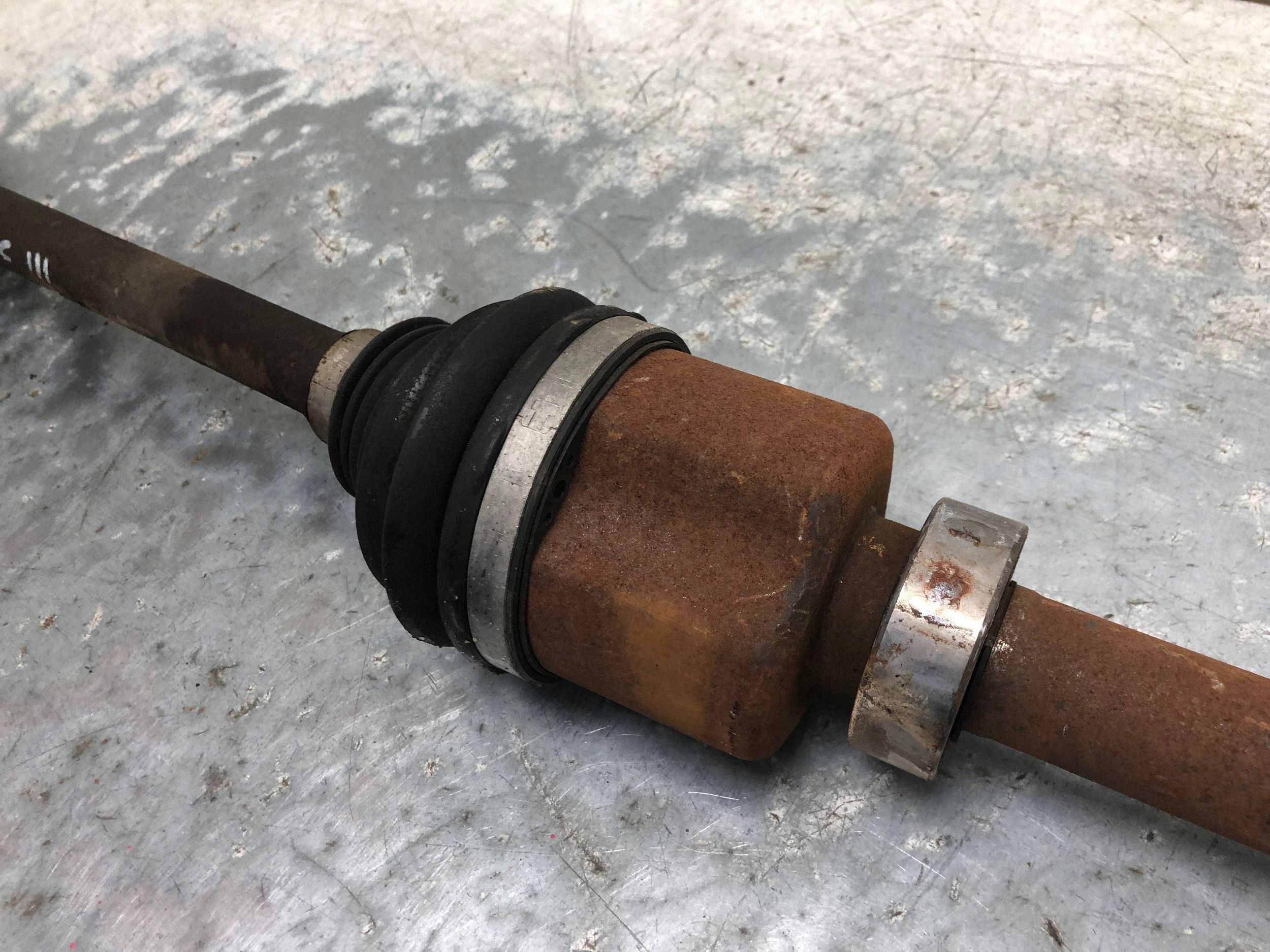 semi-axis right RENAULT TRAFIC III 13262124