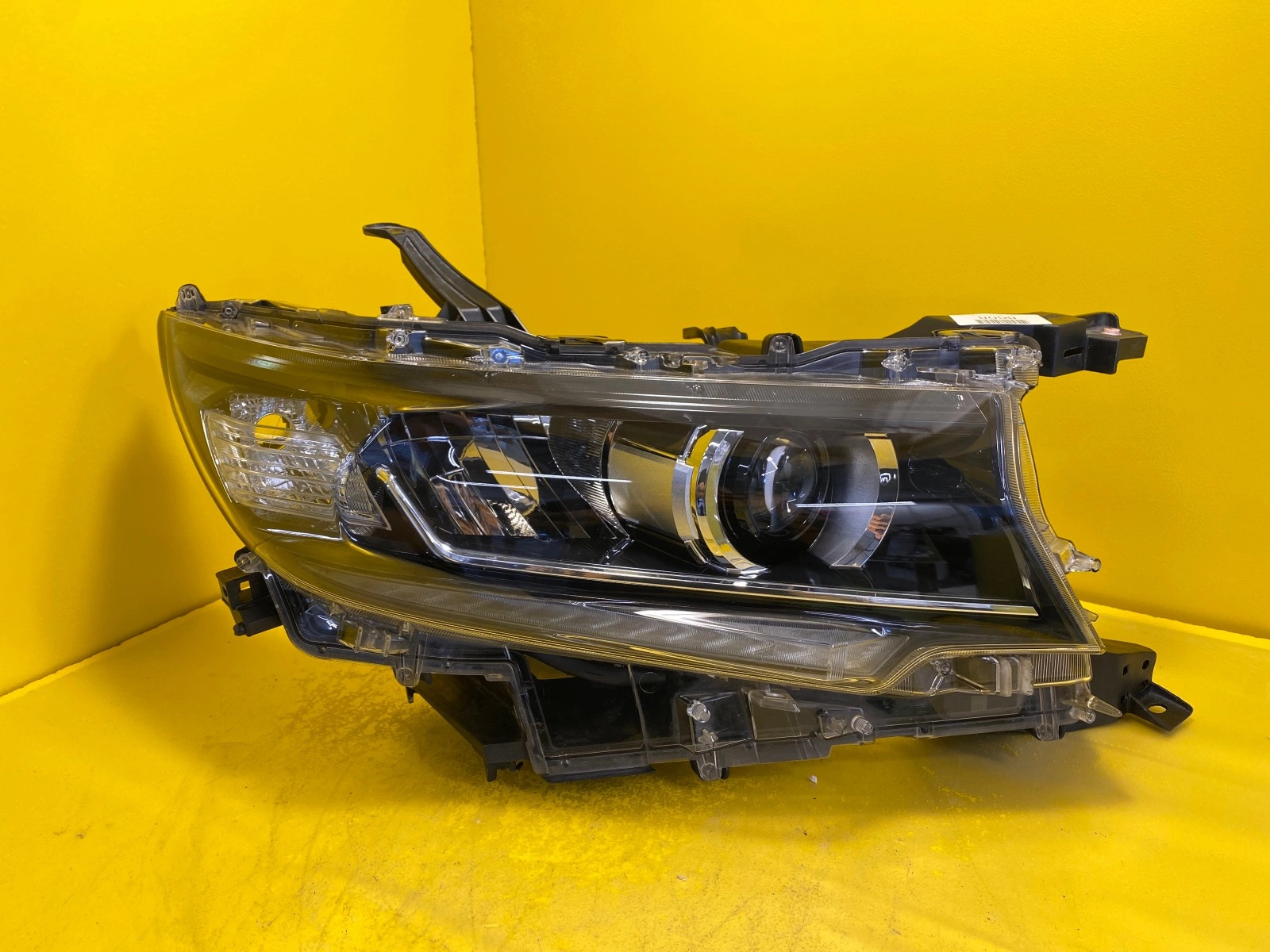 light right TOYOTA LAND CRUISER 150 18- FULL LED