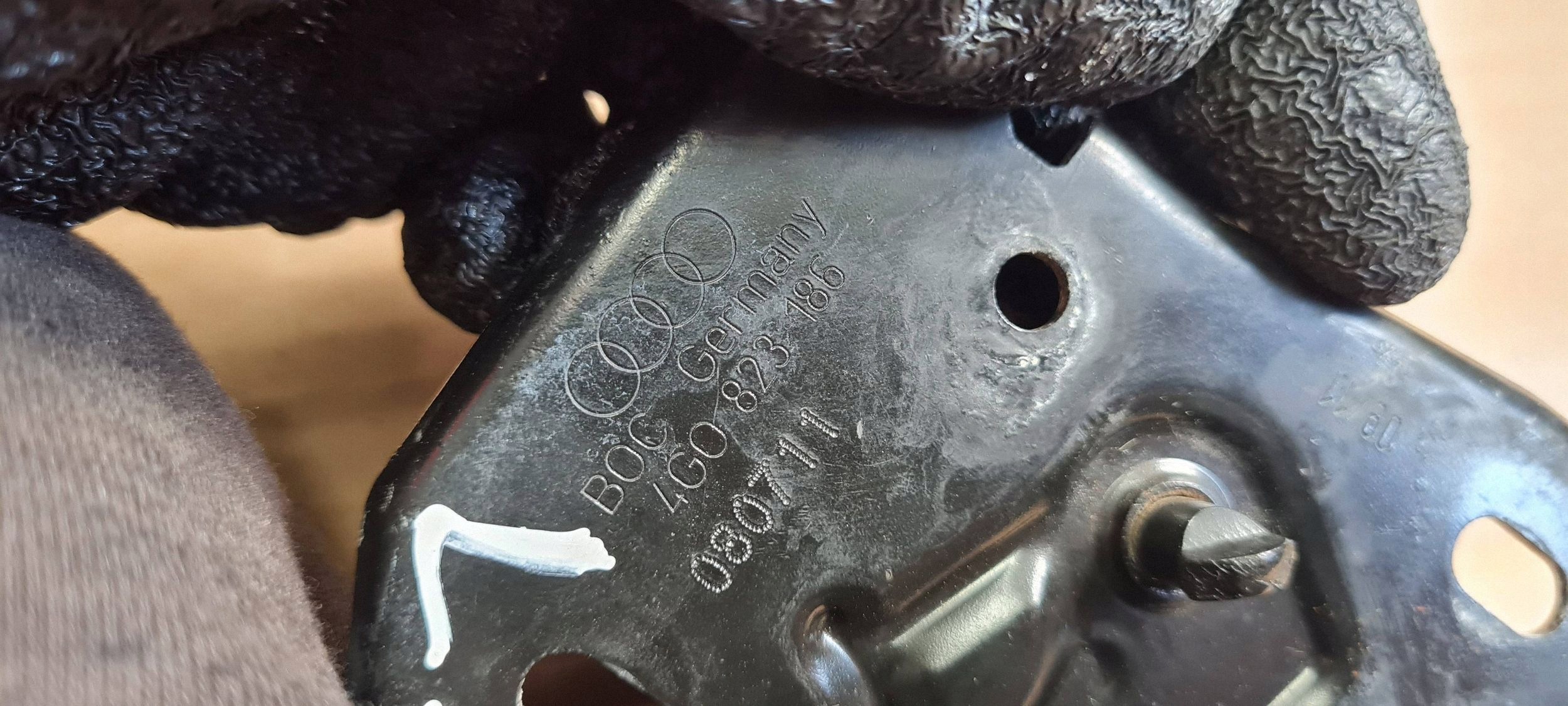A7 4G bonnet latch lock RYGIEL front 4G0823186 A6 C7 4G