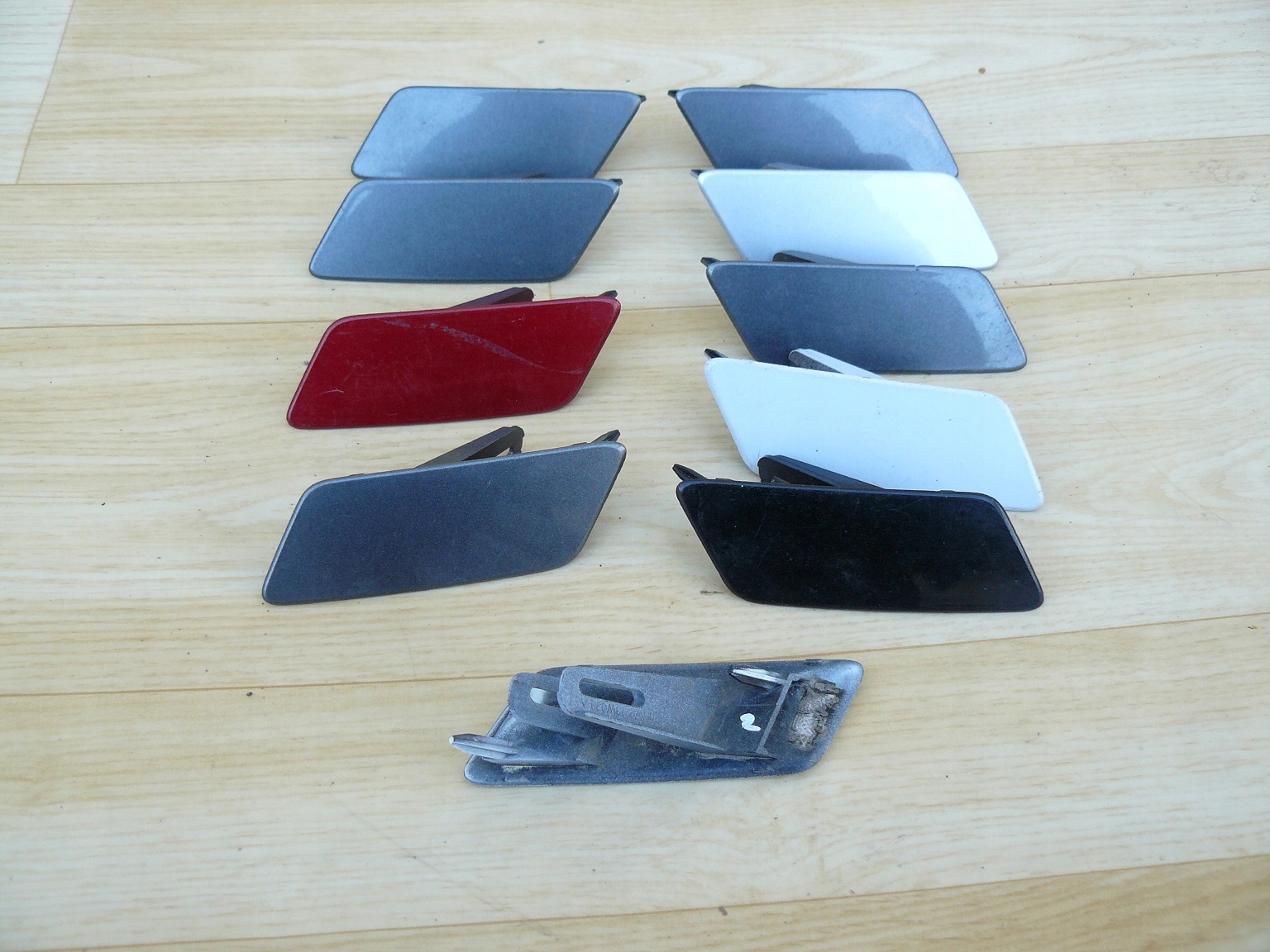 FK72-13W023-A - КРИШКА ОМИВАЧА LAND ROVER DISCOVERY SPORT