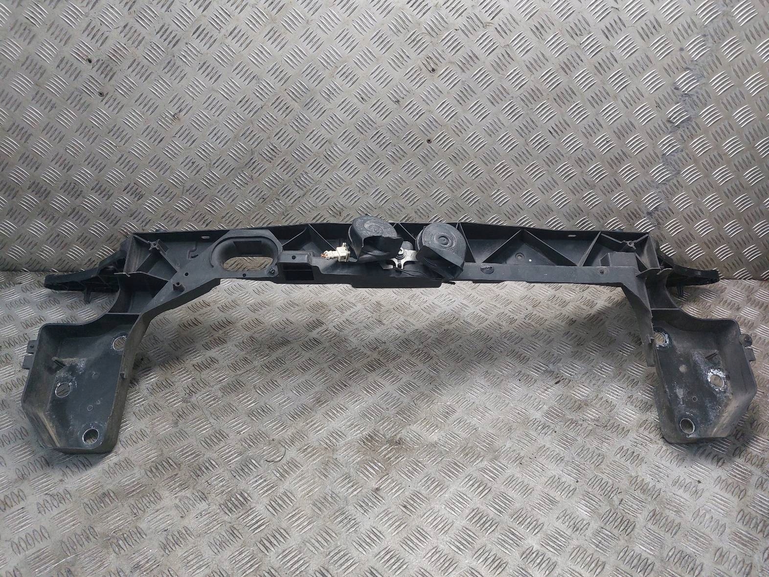 support panel for radiators pillar iron RENAULT CLIO III 8200564847