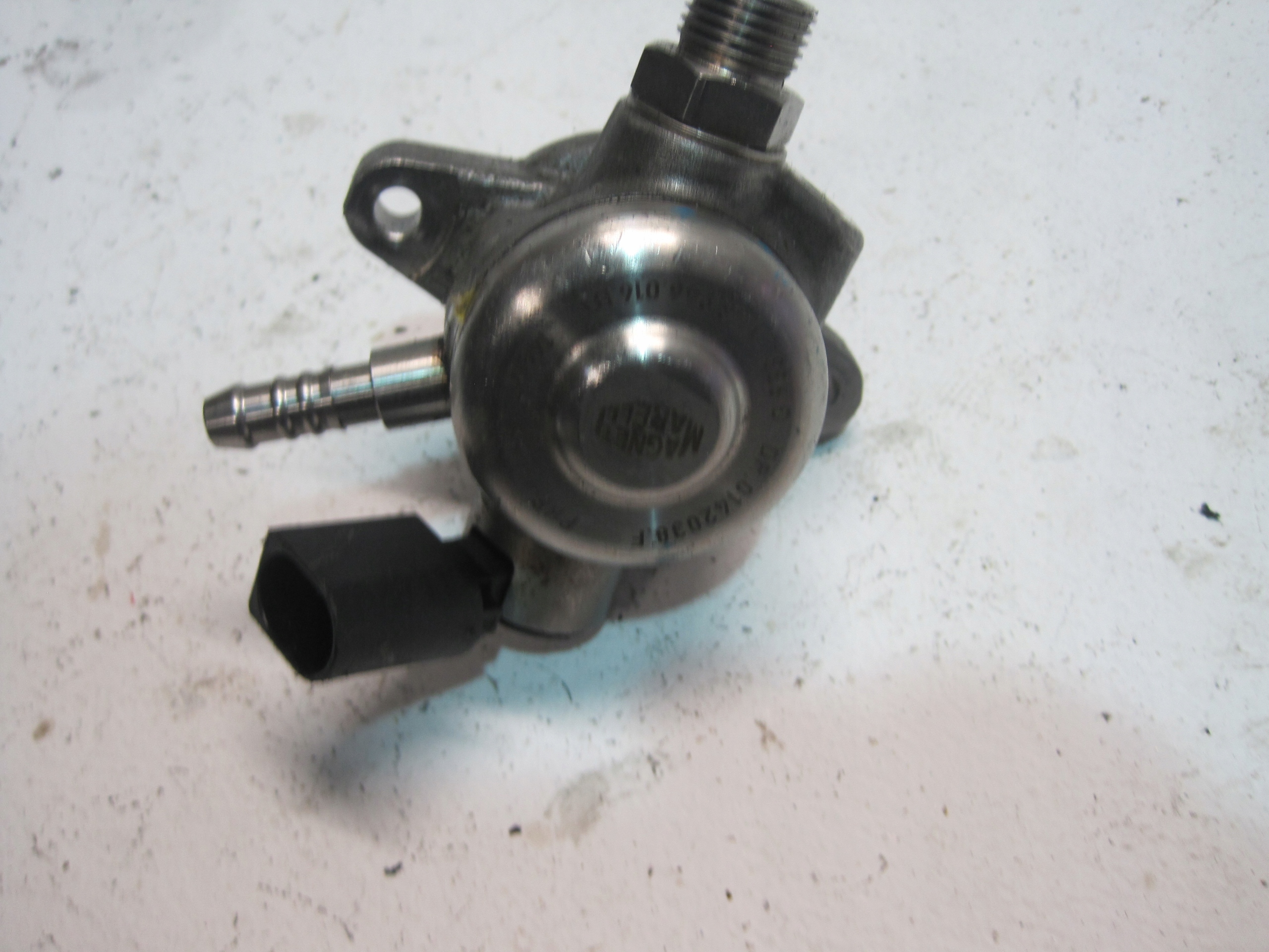 pumpa za gorivo 1,4TSI V03946016BT