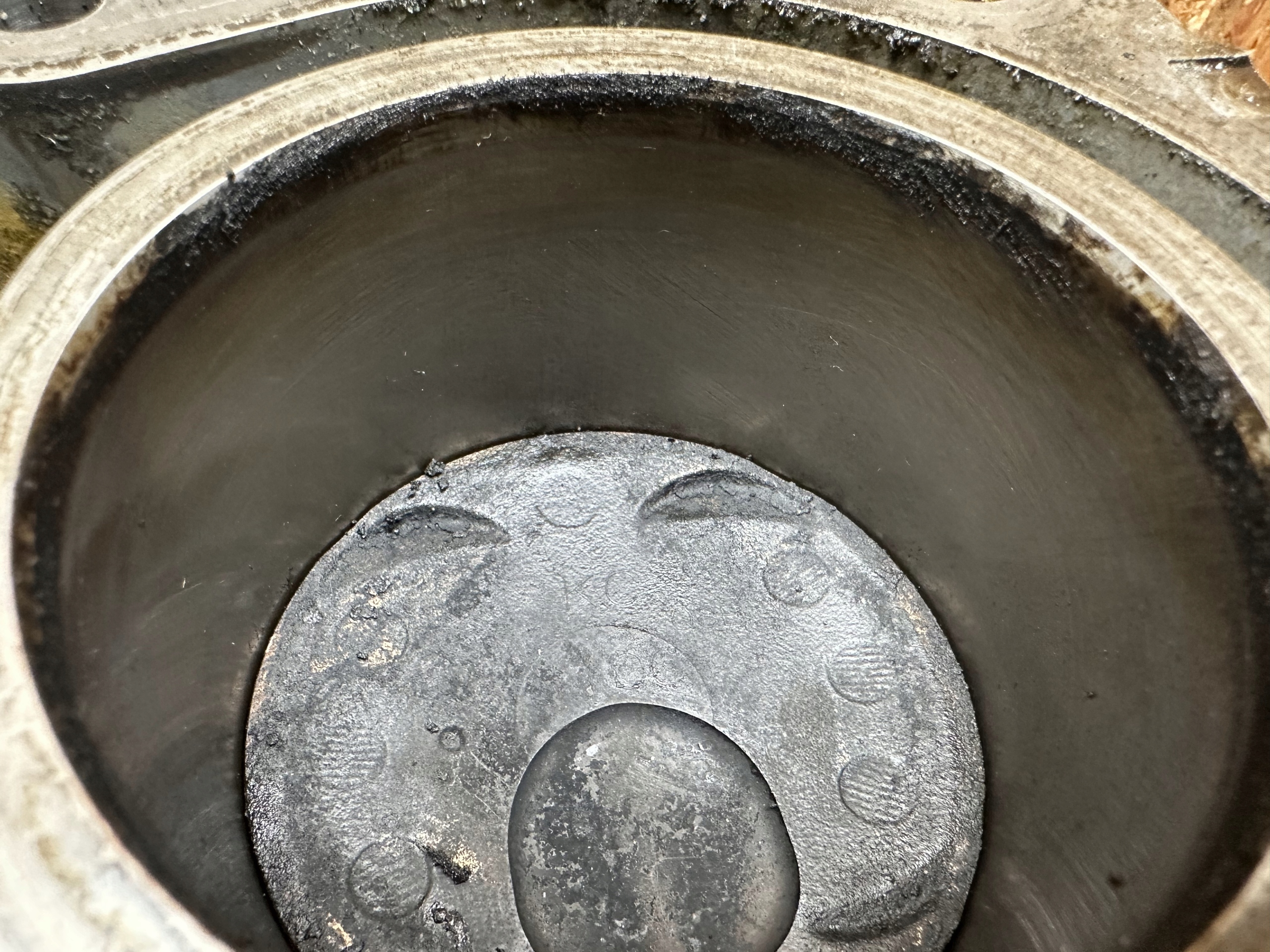 BLOK SILNIKA DÓŁ WAŁ TŁOKI 1.6 NISSAN MR16 Producent części Nissan OE