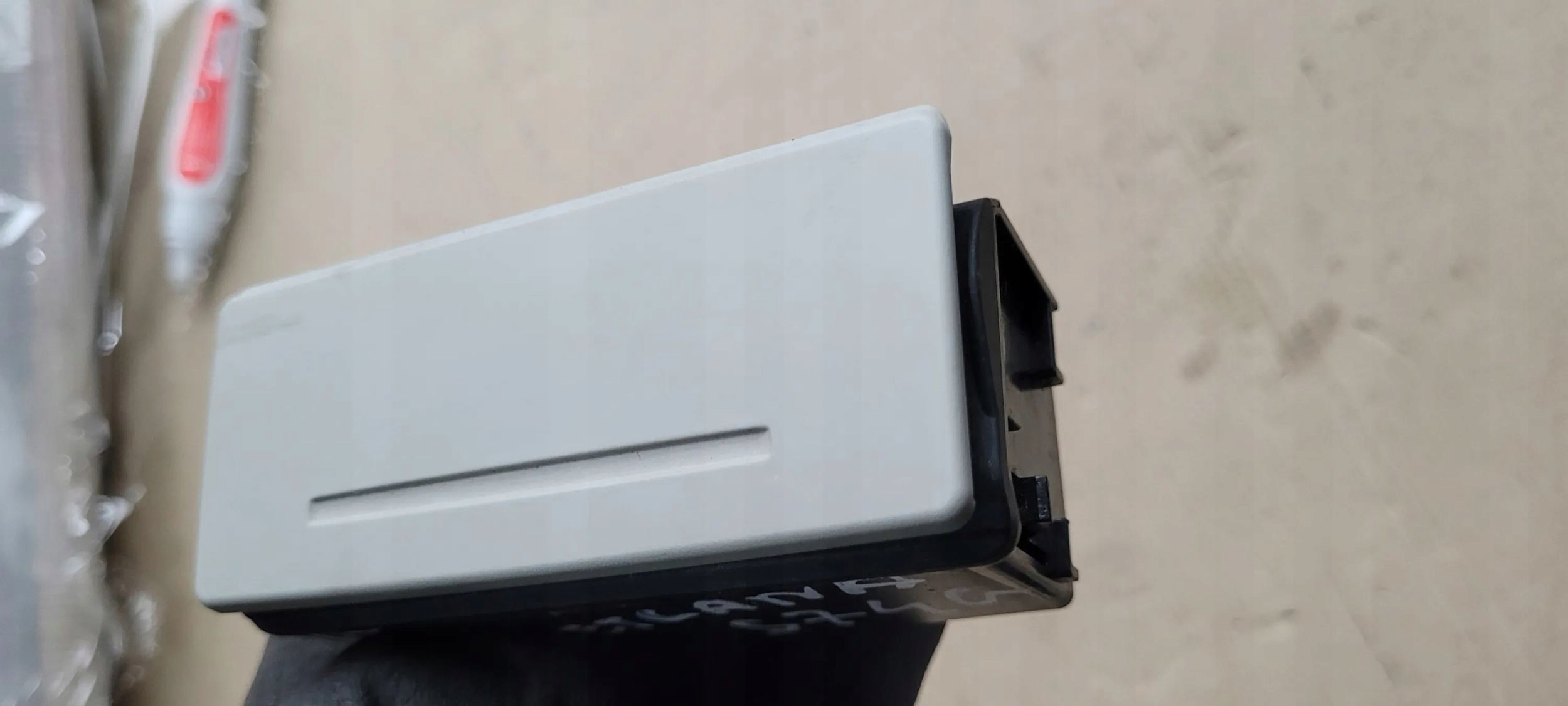 S7 4G A7 ashtray right right rear part JASNA PODSWIETLANA