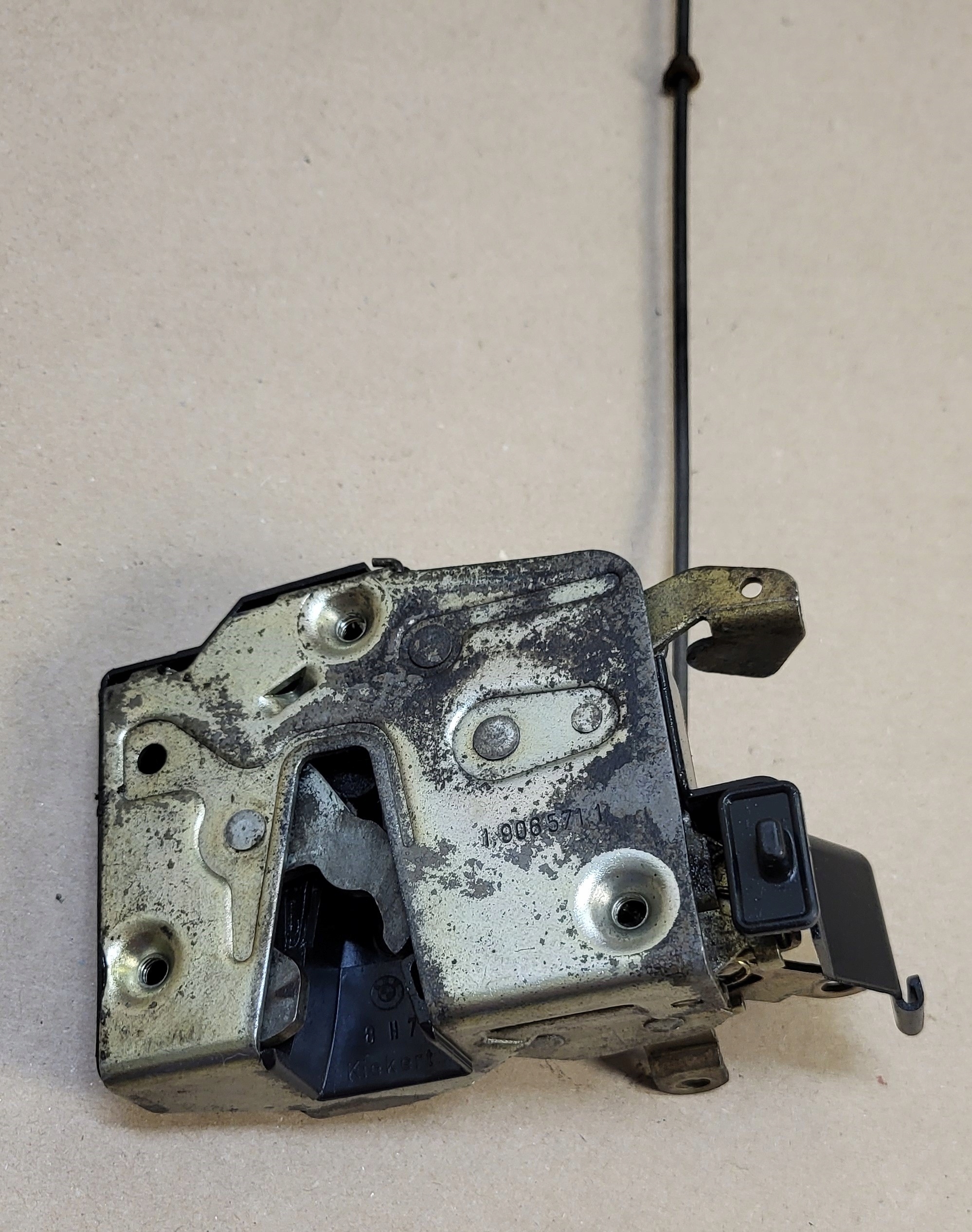 lock Z door left front CIEGNA BMW 3 E30 4D original 19065711