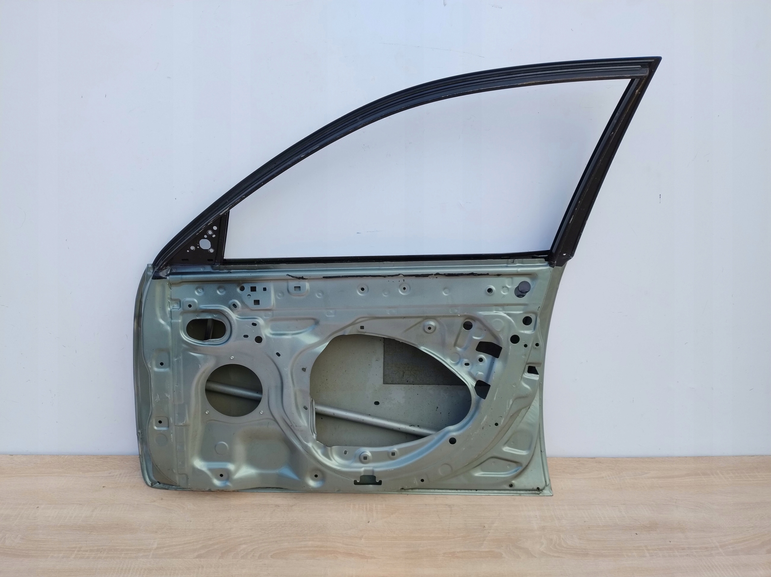 TOYOTA AVENSIS T22 door right front right