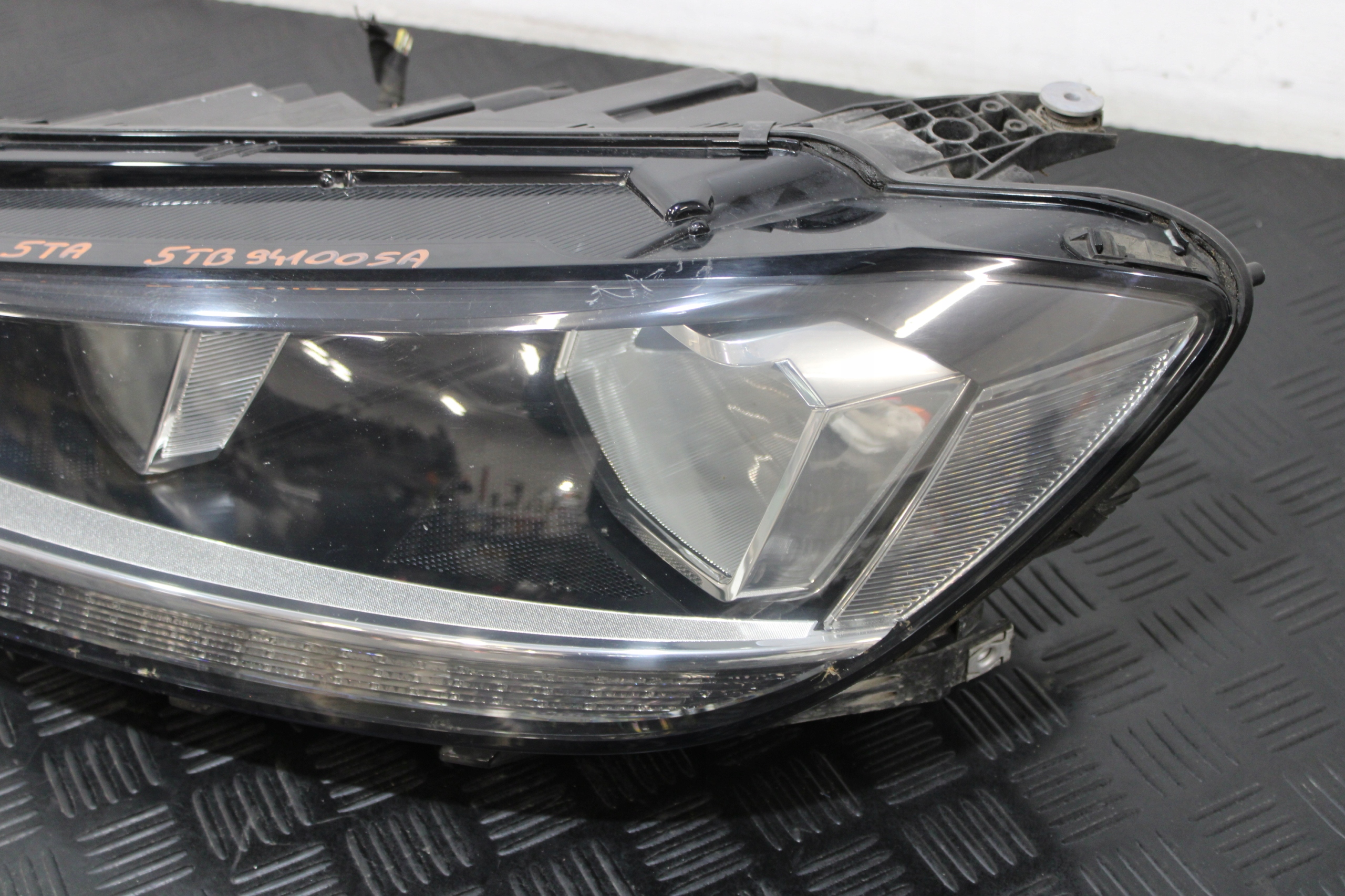 light left front left front 5TB941005A VW TOURAN II 2 5TA