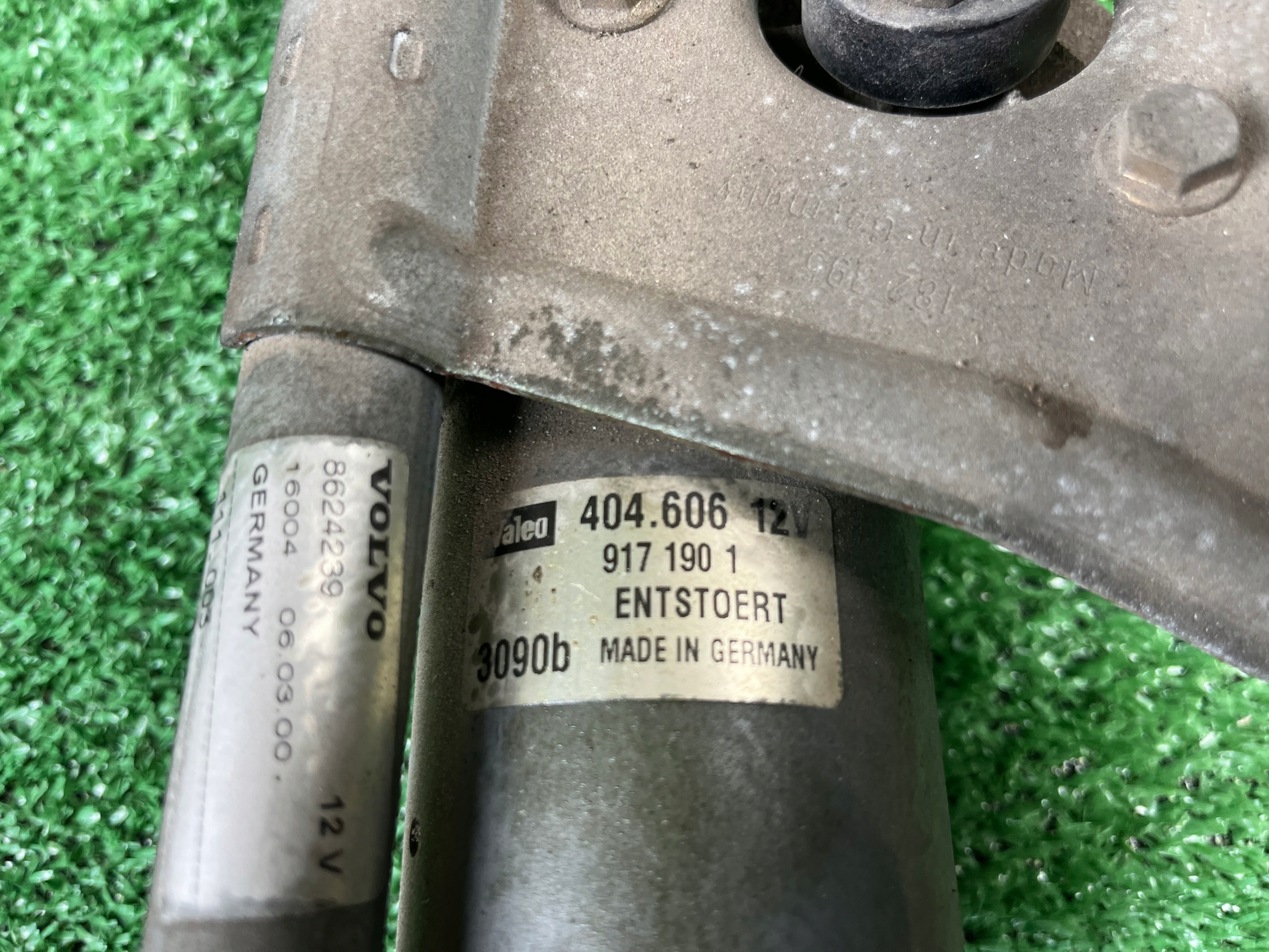 wiper mechanism front VOLVO V70
