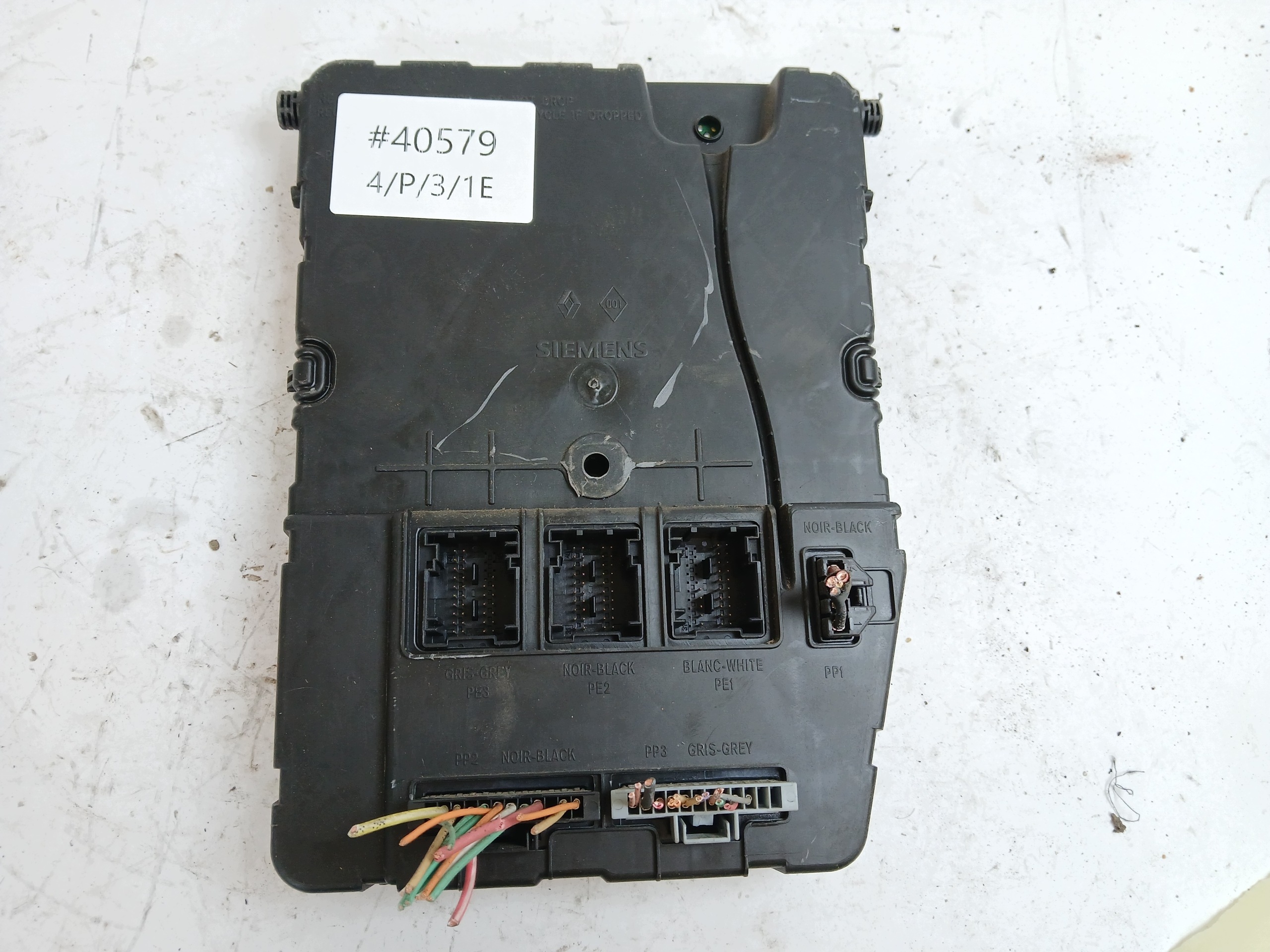 RENAULT MEGANE II fuse box BSI 8200606830