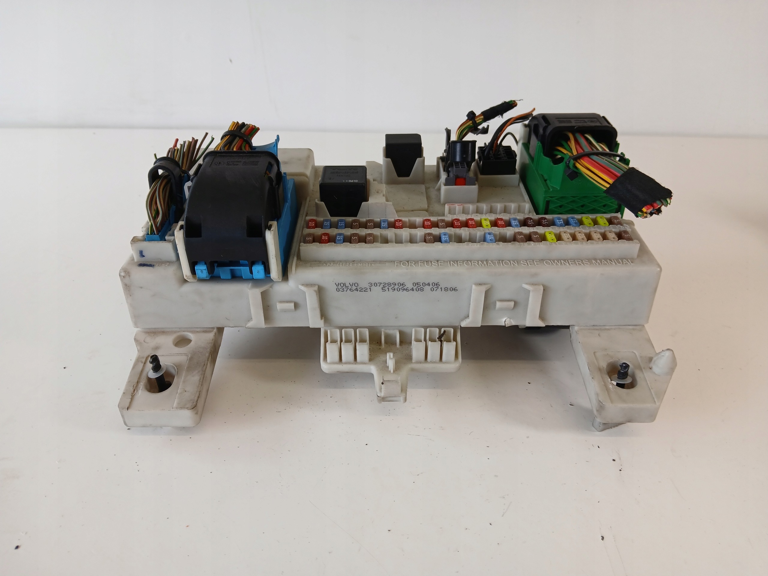 VOLVO V50 S40 2.0 D Module fusibles 30728906