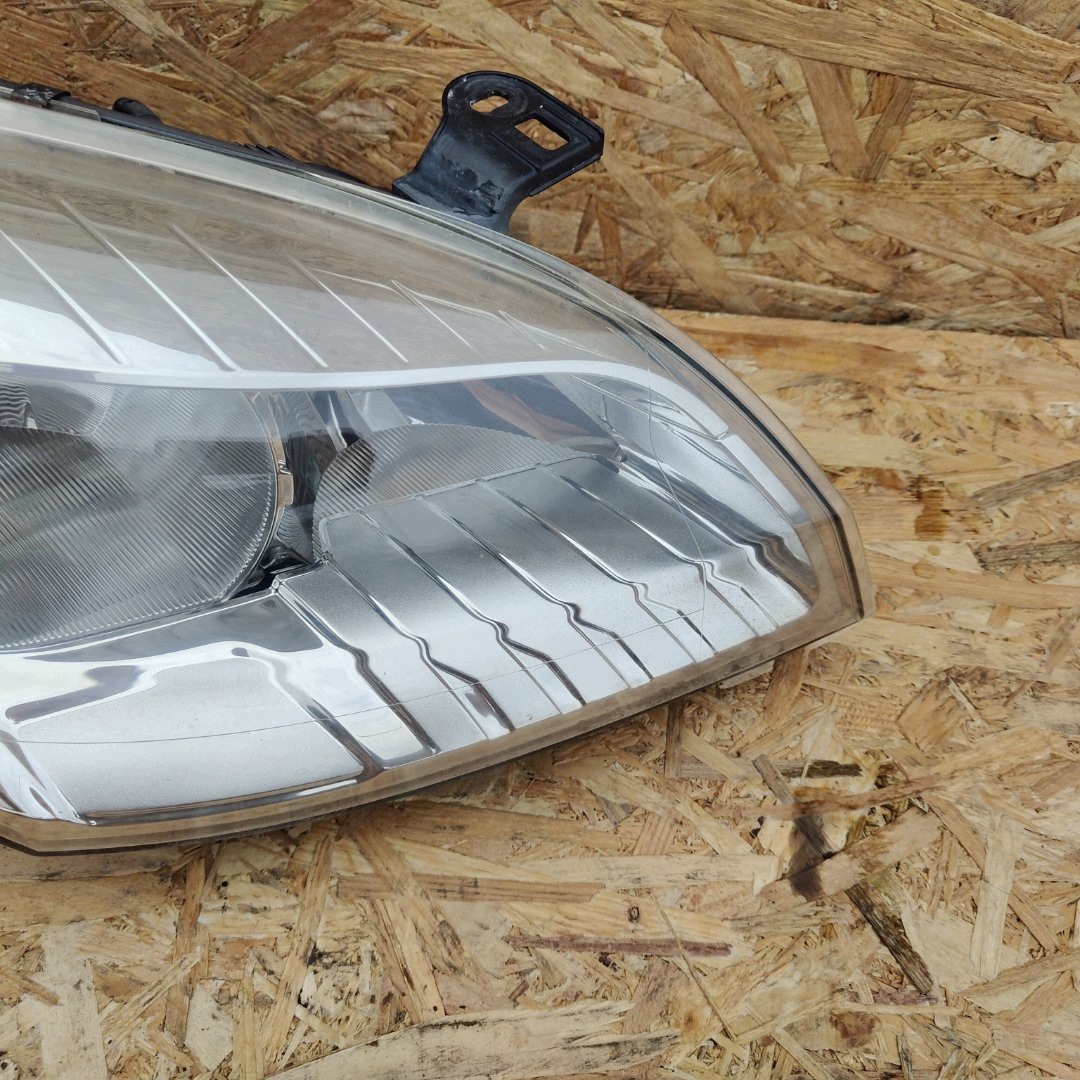 light front right RENAULT MEGANE III OEM 260100017R REFLEKTOR