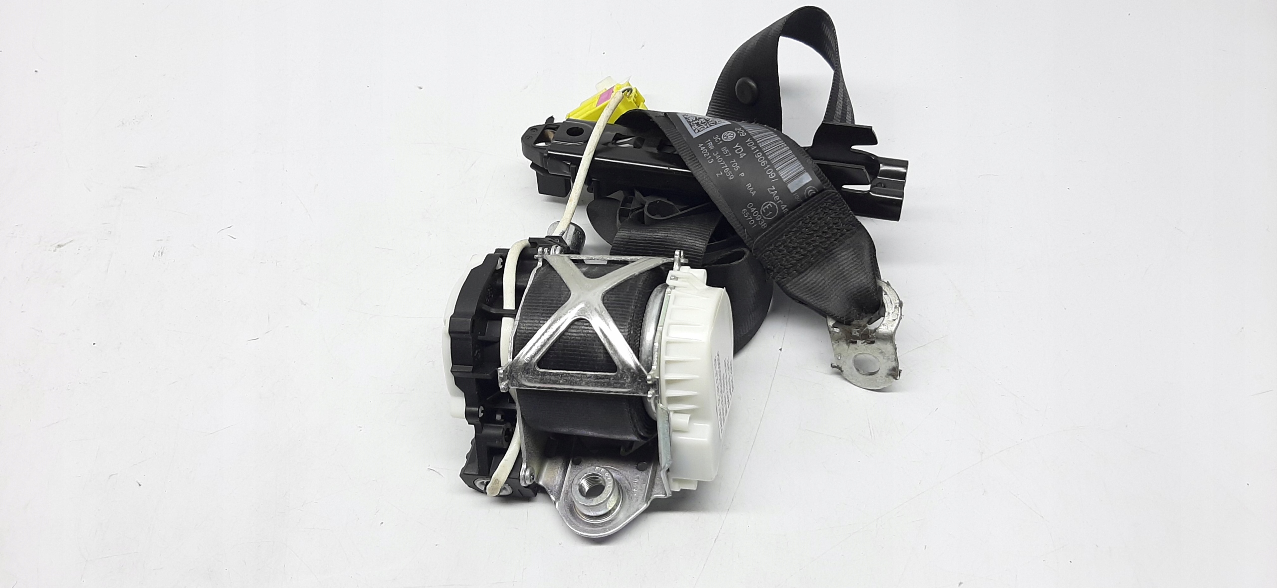 ремень безопасности передний vw PASSAT B7 CC 3C1857705P