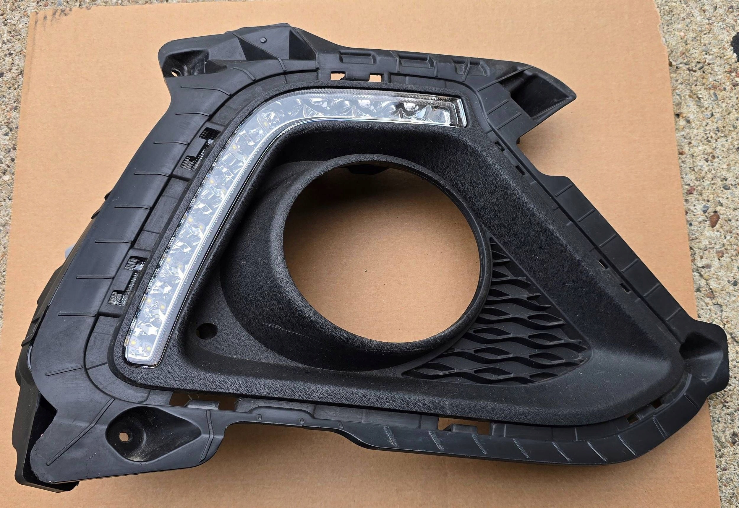 Hyundai i10 II 2013-2016 front side right grid fog lights LED