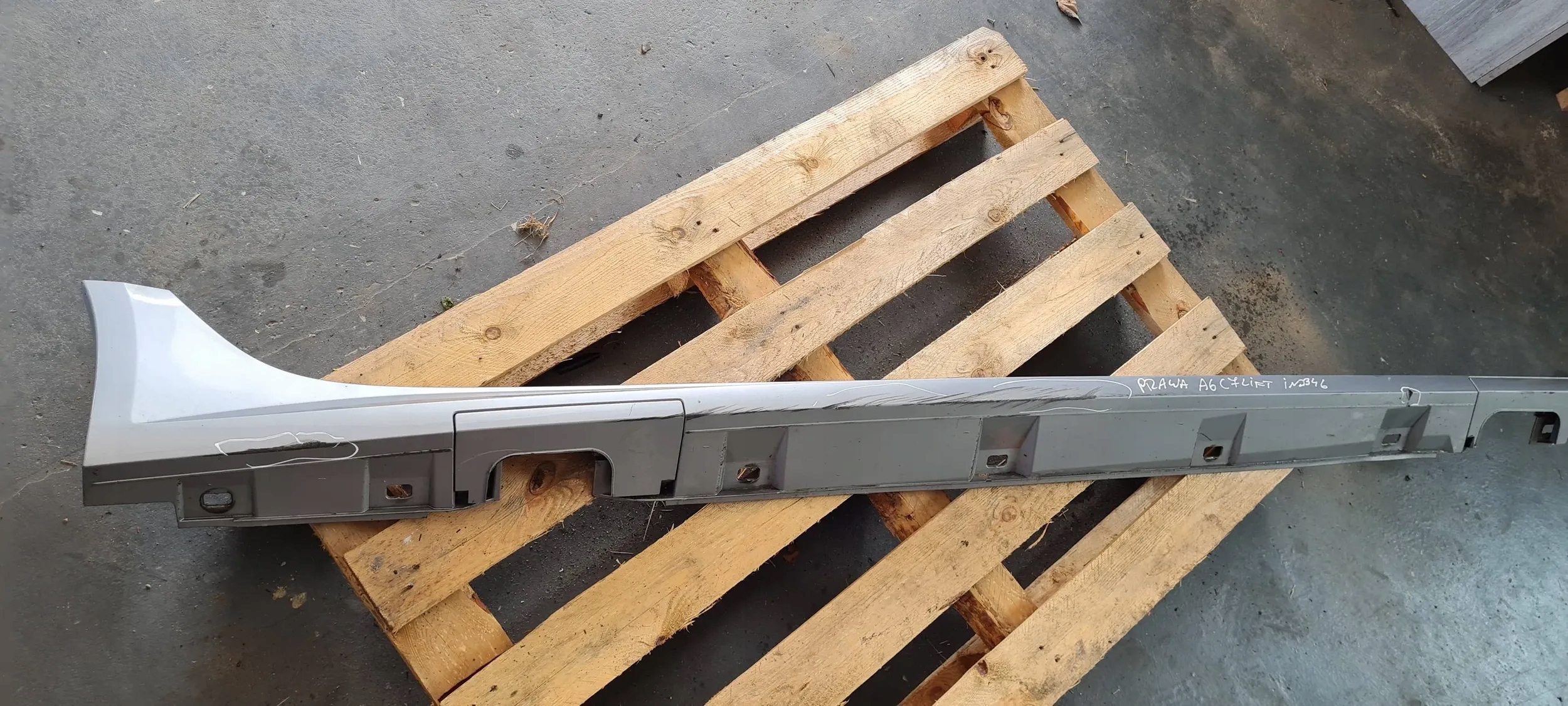 A6 C7g РЕСТАЙЛИНГ НАКЛАДКА ПОРОГА НАКЛАДКА ПРАВА ПЕРЕД SLINE LX7Pg0853856m