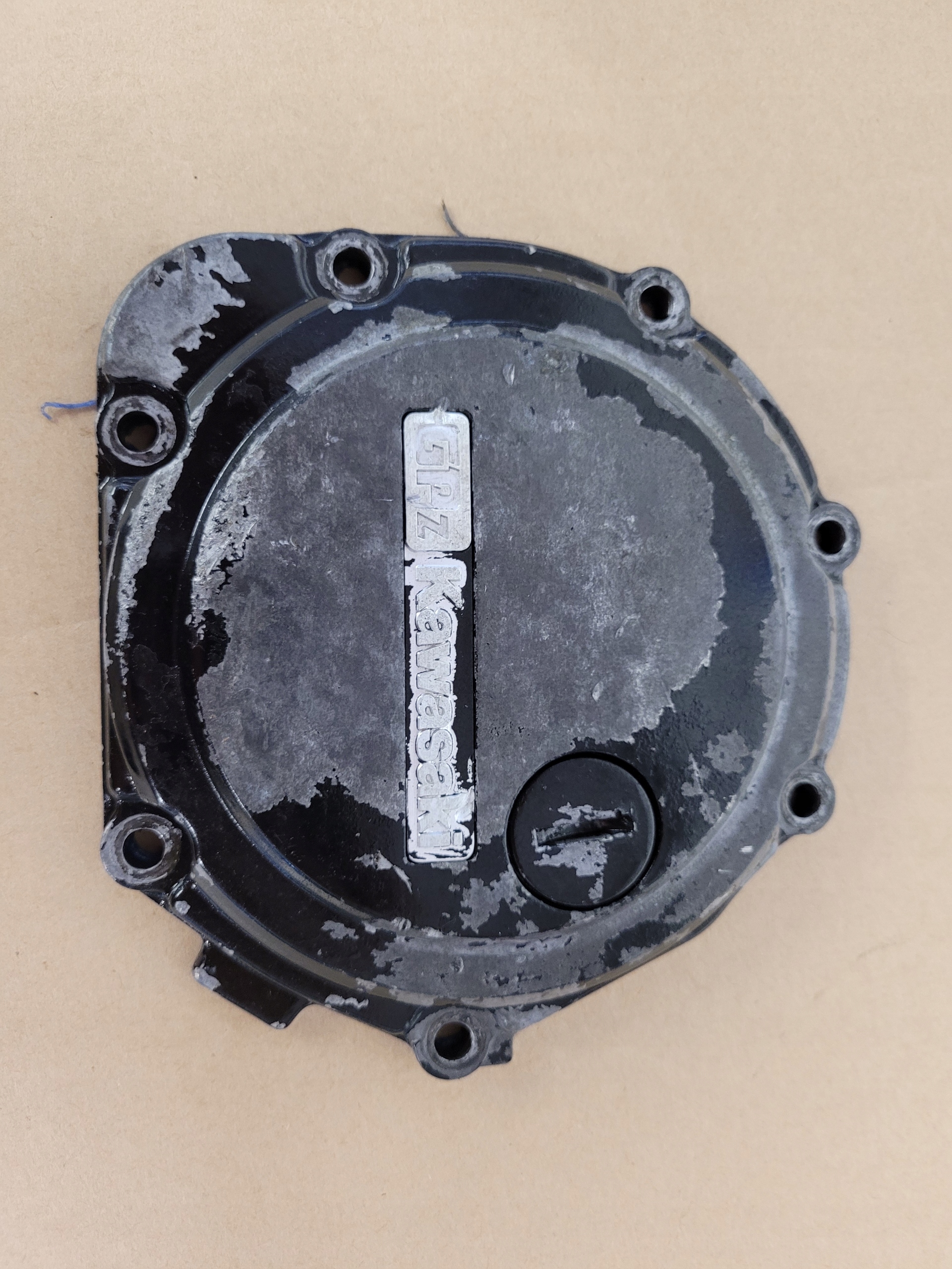 KawGPZ900-dekielaalternatora - Kawasaki GPZ 900 крышка генератора левая