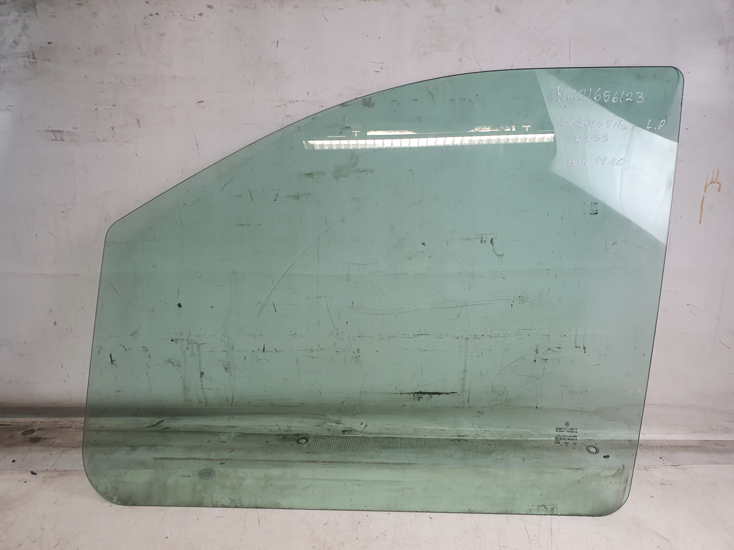 window door left front MERCEDES VITO II W639