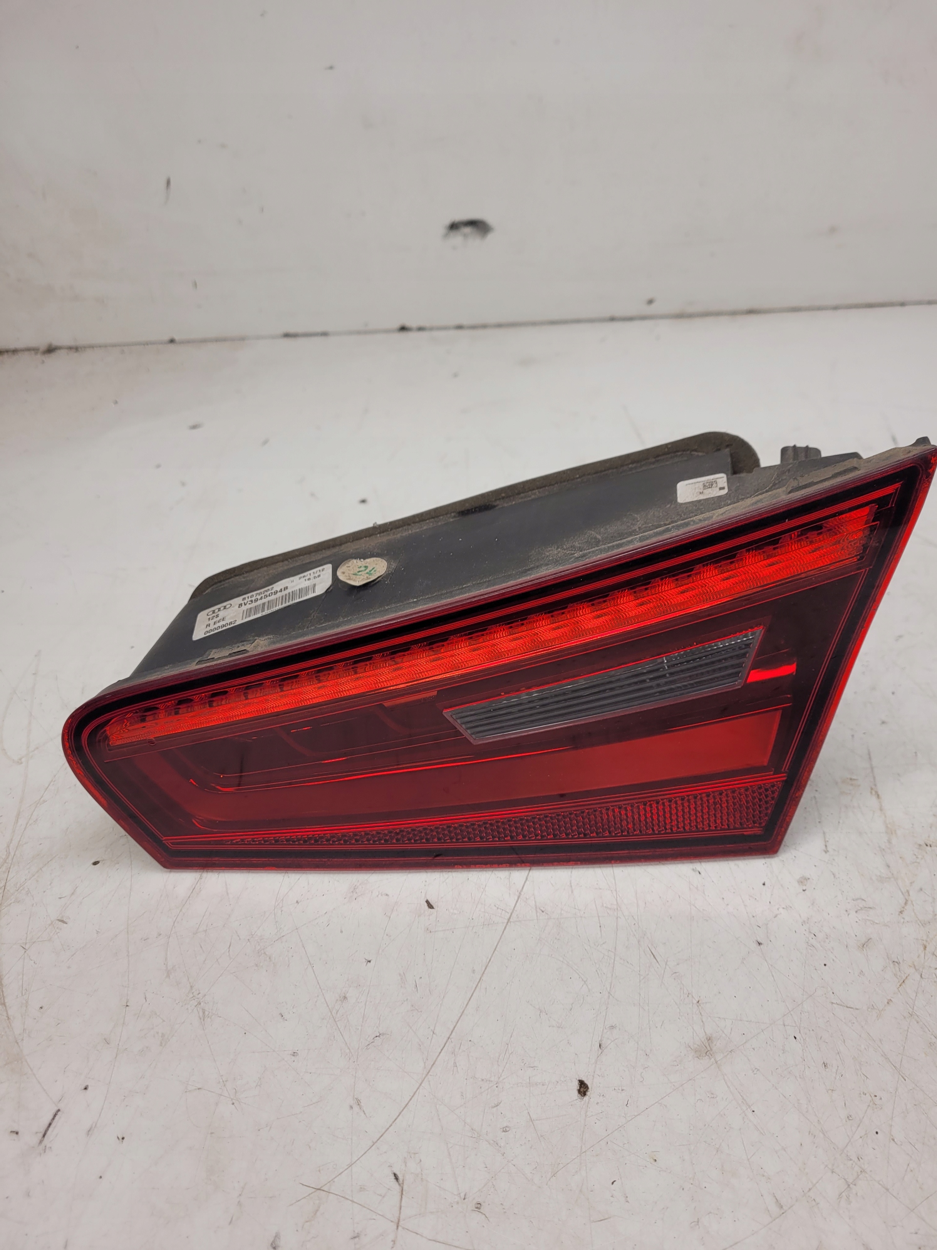 light right rear part to the bonnet AUDI A3 8V 3D 8V3945094B