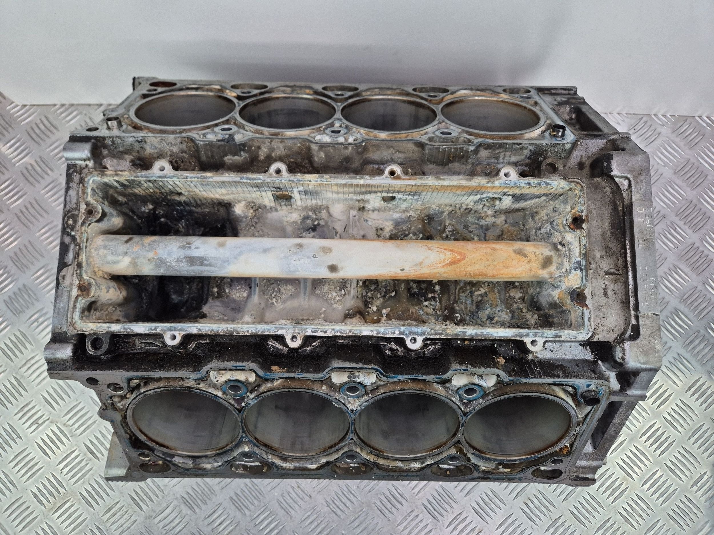 Blok Motore BMW 7 E65 E66 750i 7515110 N62B48B
