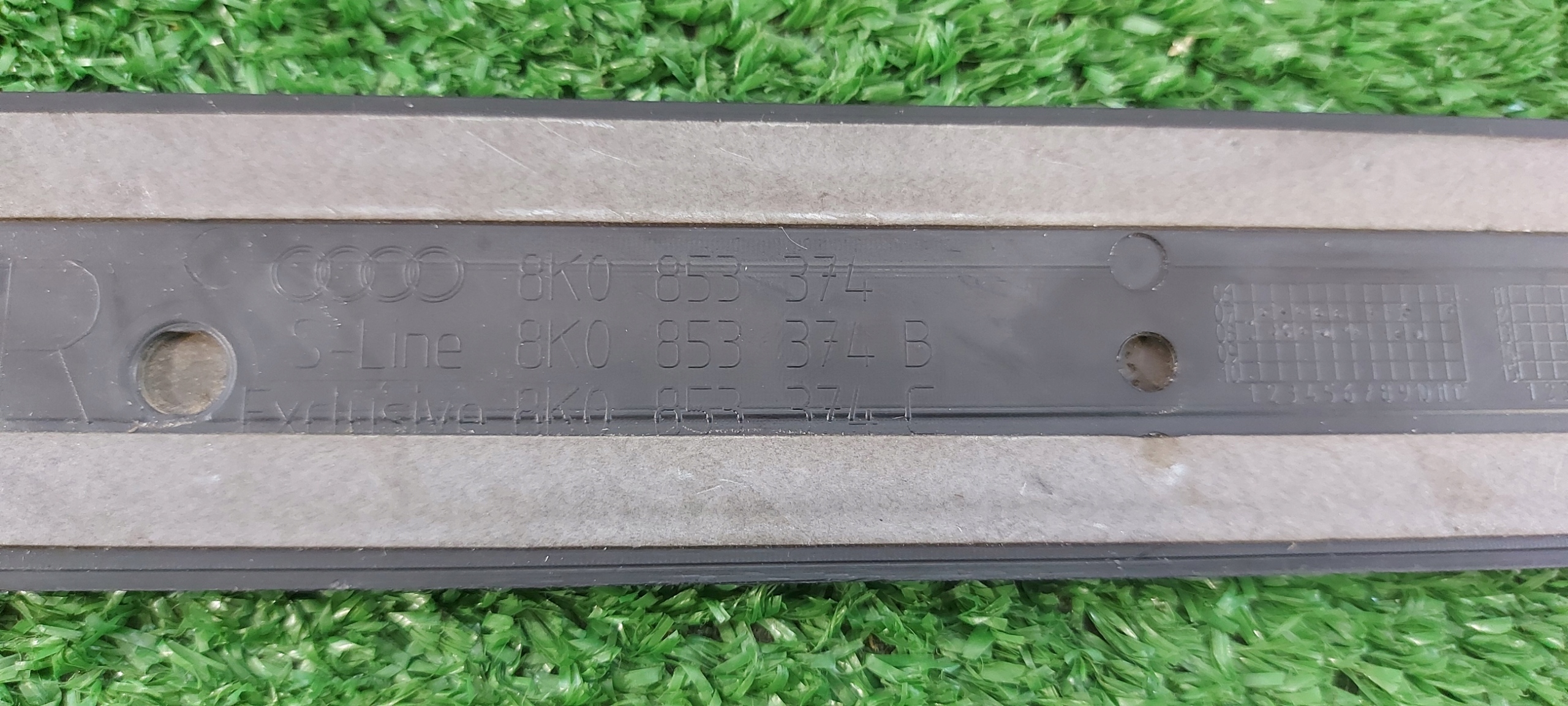 AUDI A4 B8 right moulding of the threshold front cap ORG
