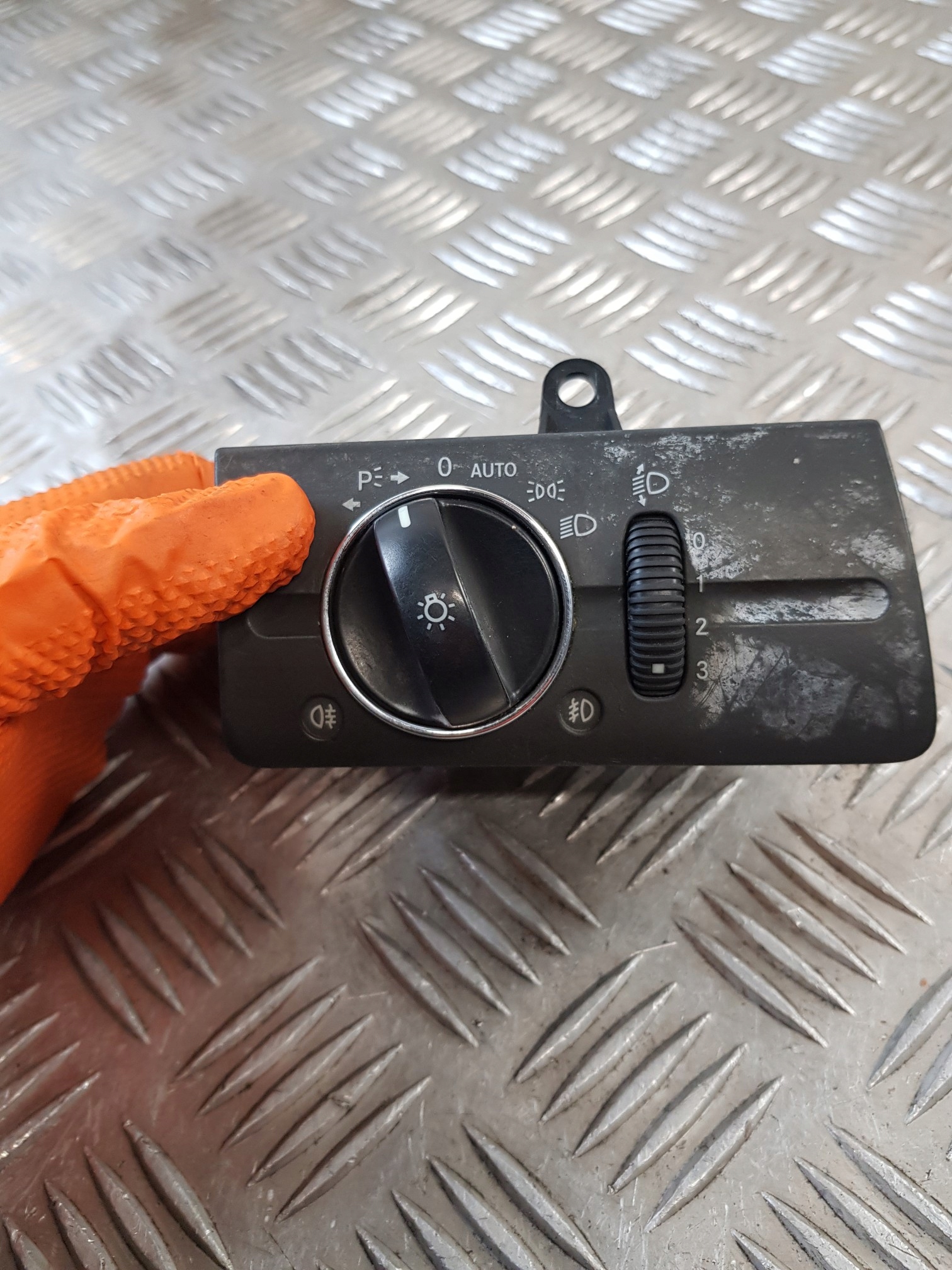 interruttore luci 2115450304 MERCEDES E-KLASA W211 02R