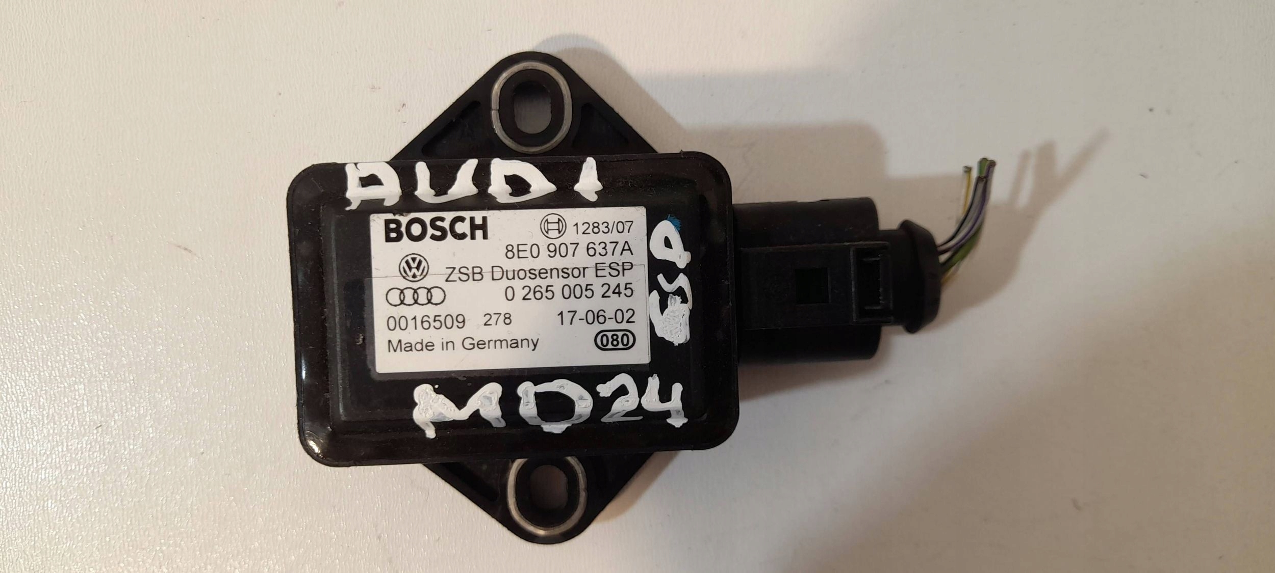 Audi A4 S4 B6 8E 8H Sensor przyspieszenia ESP 8E0907637A (MD24)