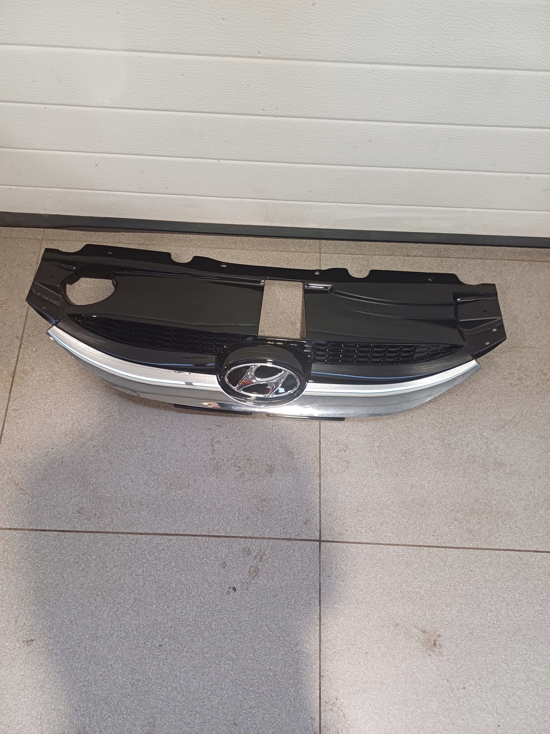 Grill HYUNDAI IX 35 86351-2Y000