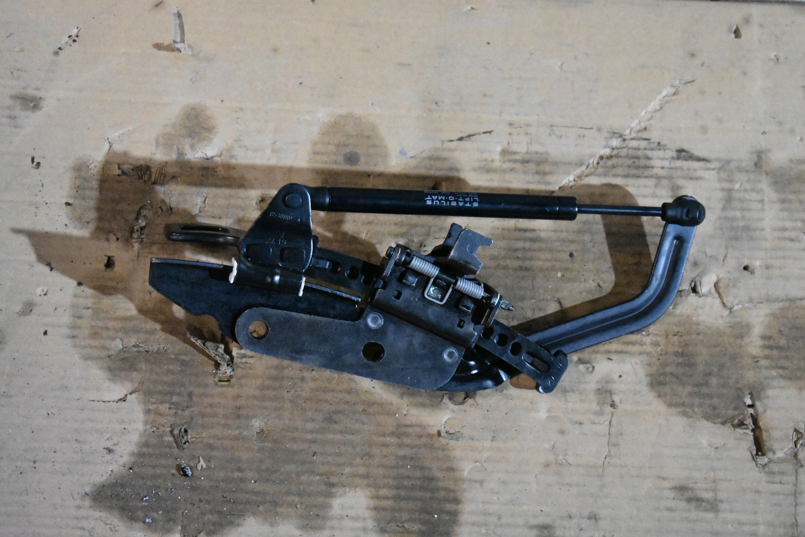 IDEALNY hinge seat left BMW G01 1