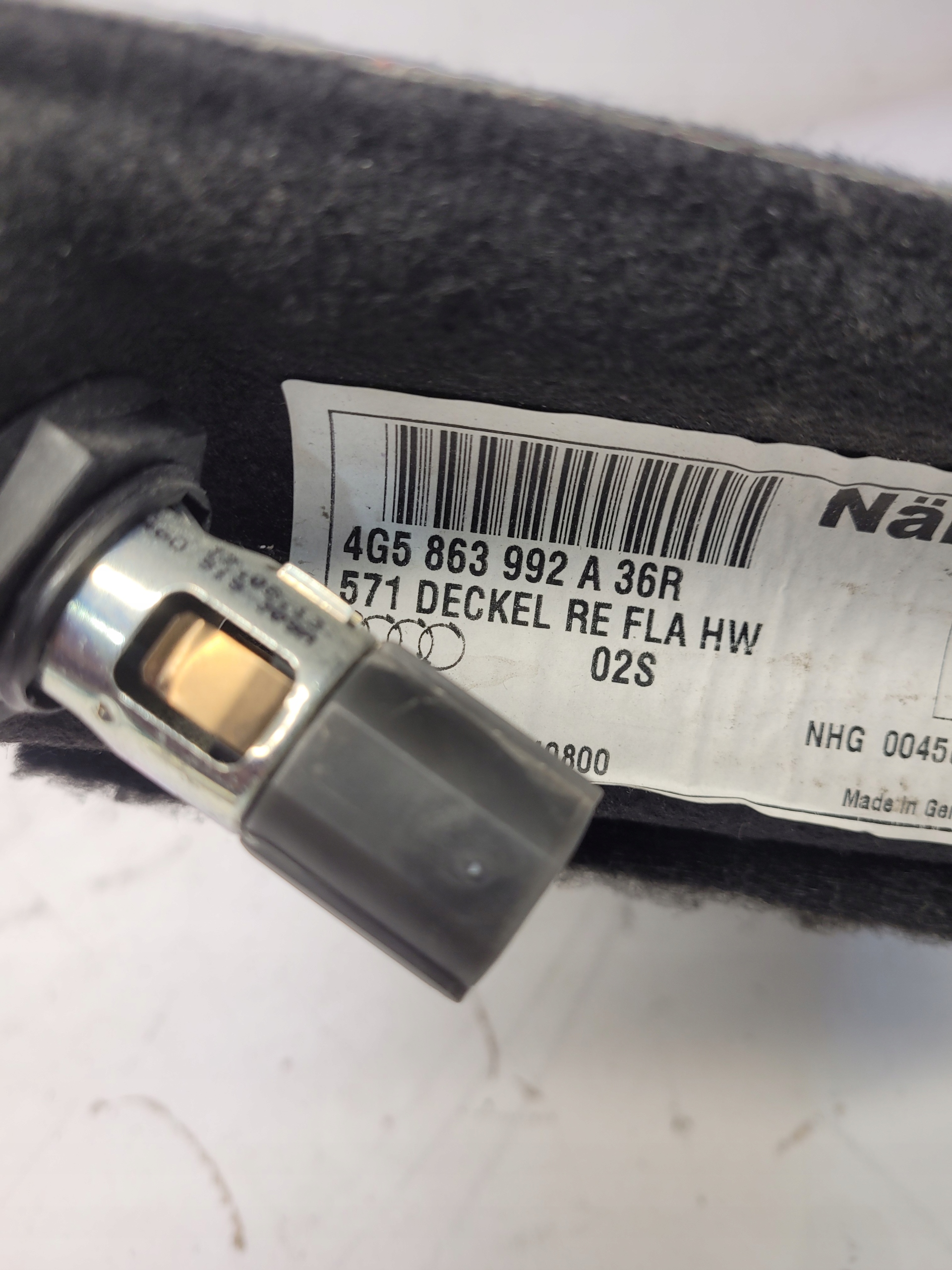 boot upholstery right AUDI A6 C7 sedan 4G5863992A