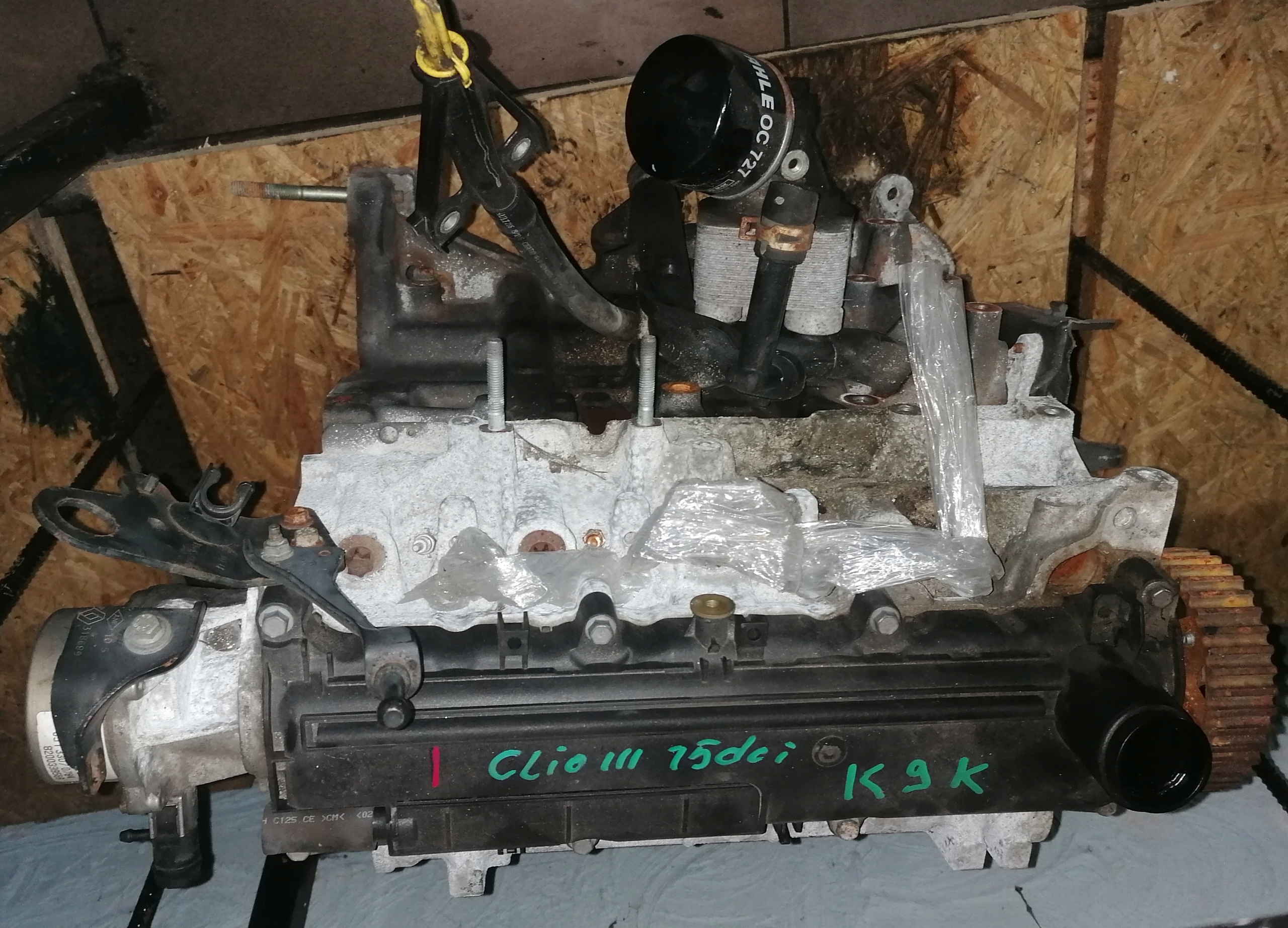 CLIO III 1.5 Двигатель K9KT766 без навесного