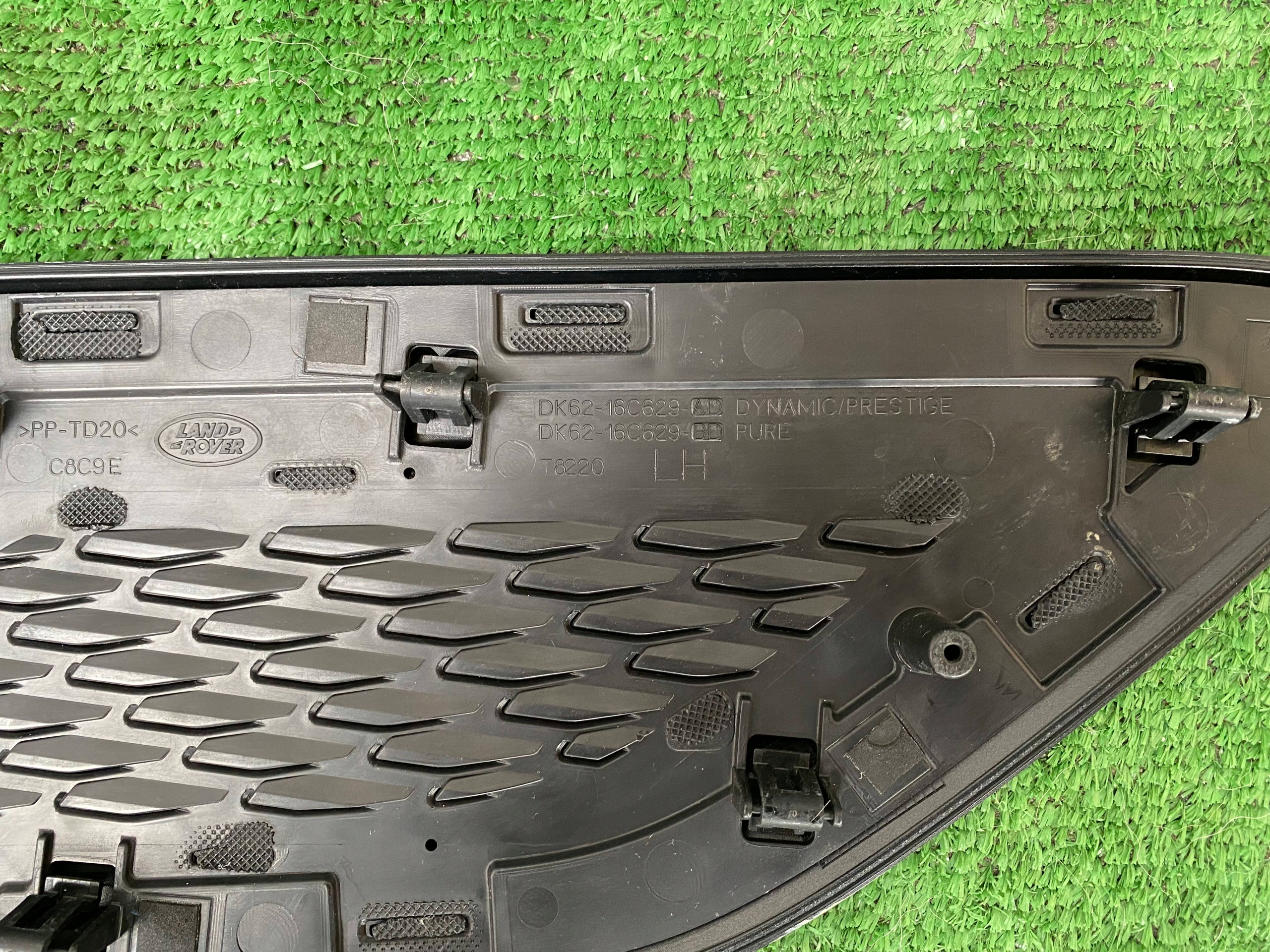 RANGE ROVER SPORT L494 LEWY WLOT NA MASKE Producent czesci Land Rover OE