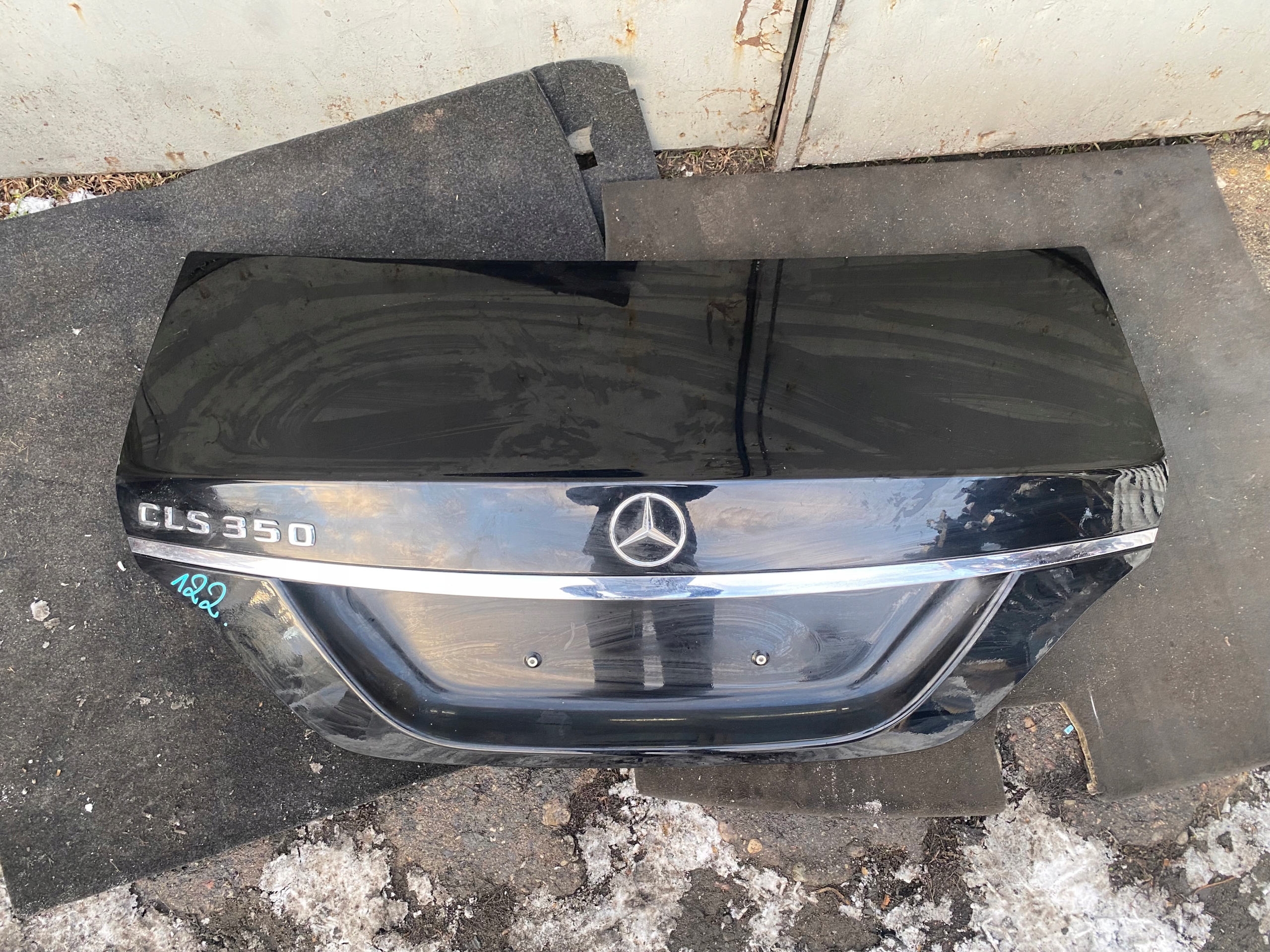 122 MERCEDES W218 CLS SEDAN KLAPA 197 Numer katalogowy części 197  brak numeru