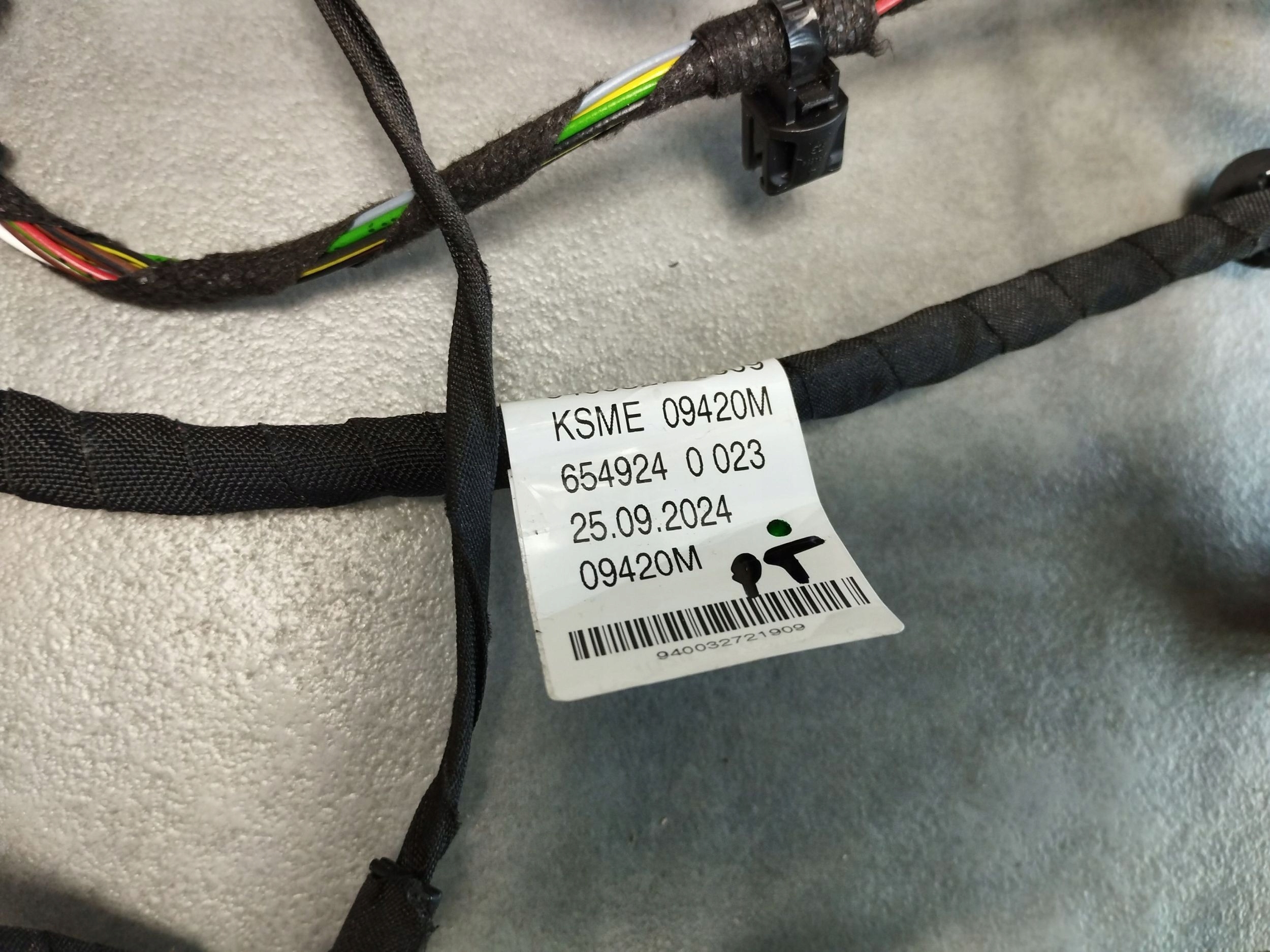 Audi A5 B10 bundle door right rear part 8B3971687K