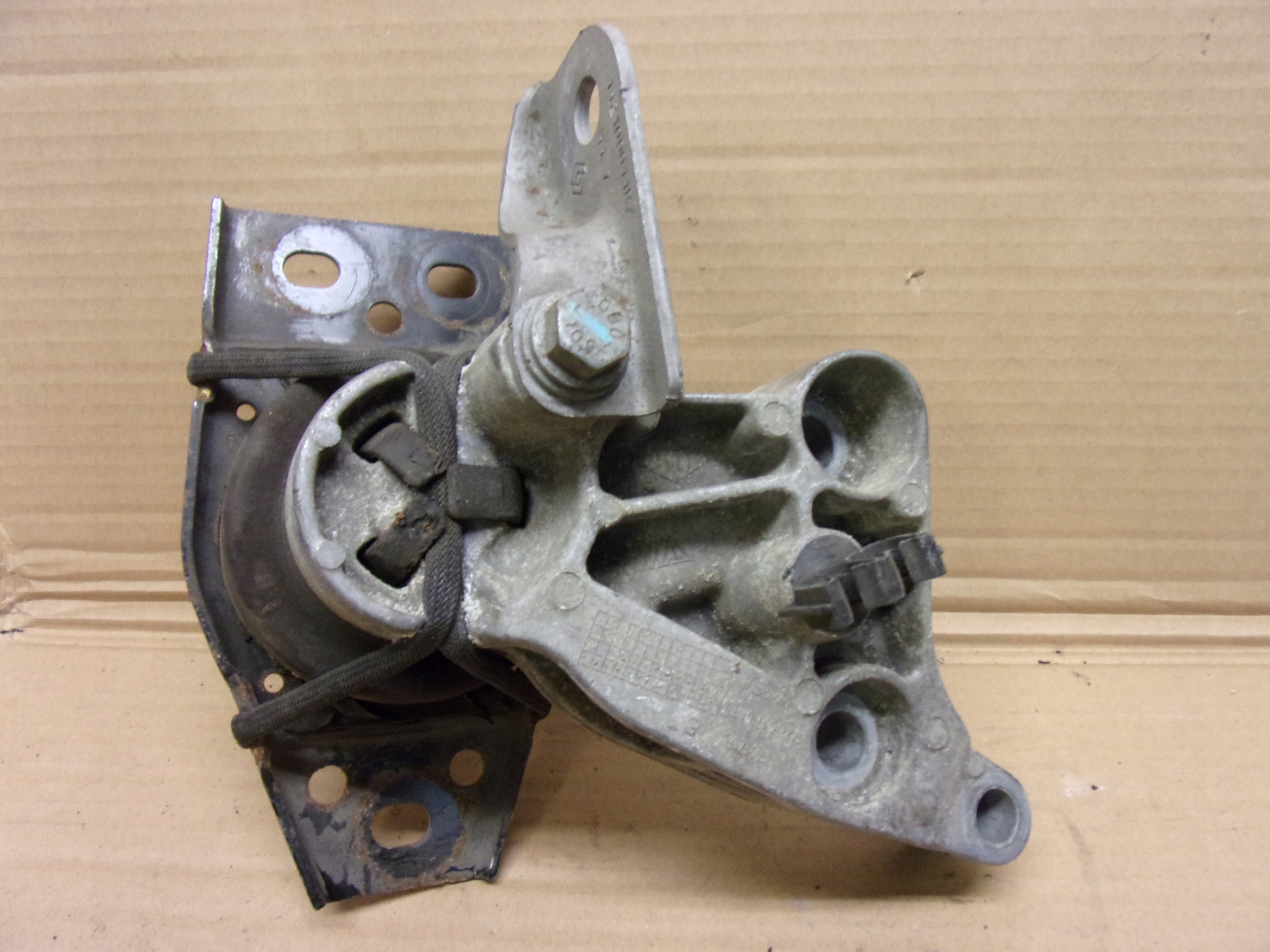 RENAULT LAGUNA III 2.0 DCI LAPA PODUSZKA SILNIKA