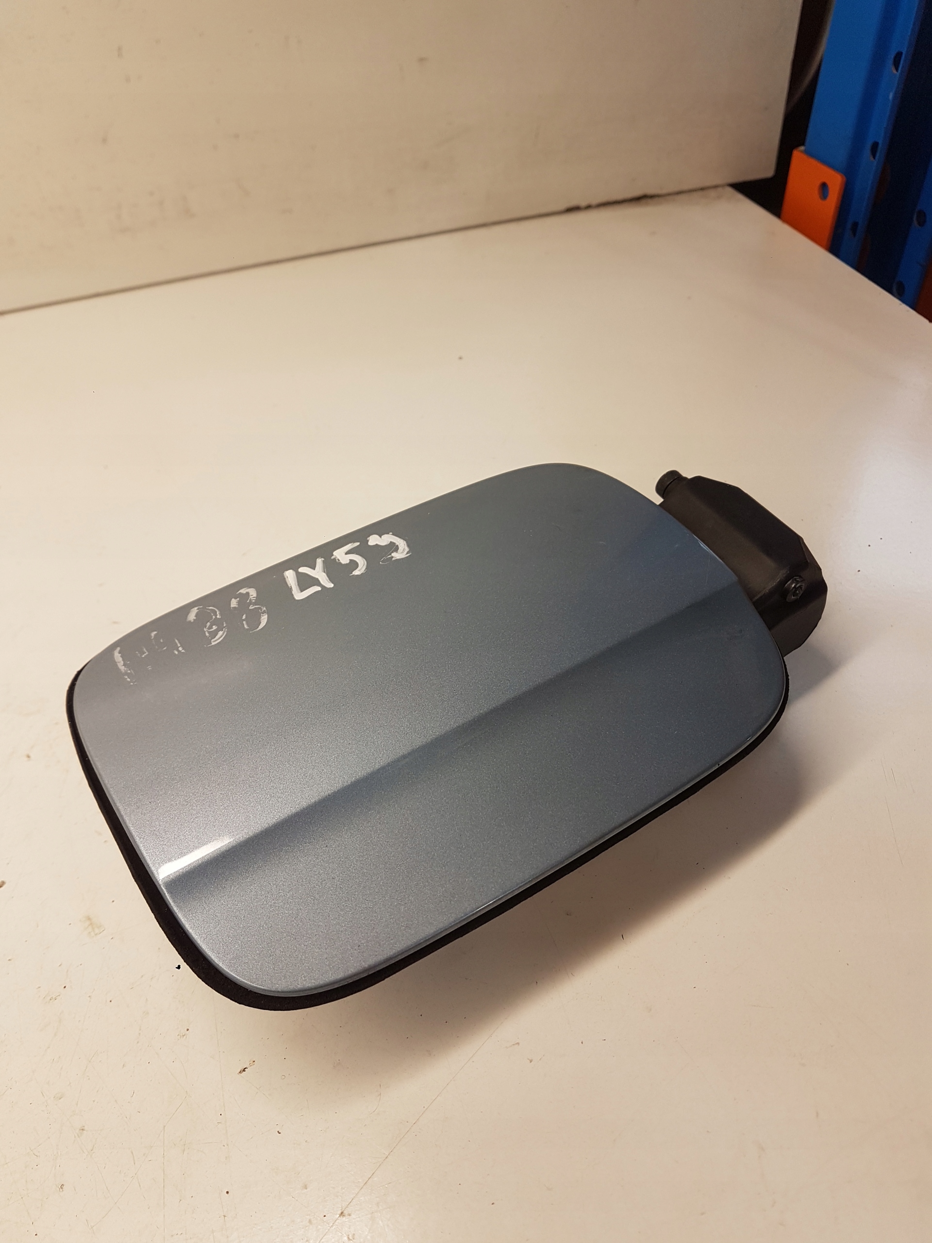 Volet trappe carburant Carburant AUDI A4 B8 8K0809999D LY5J