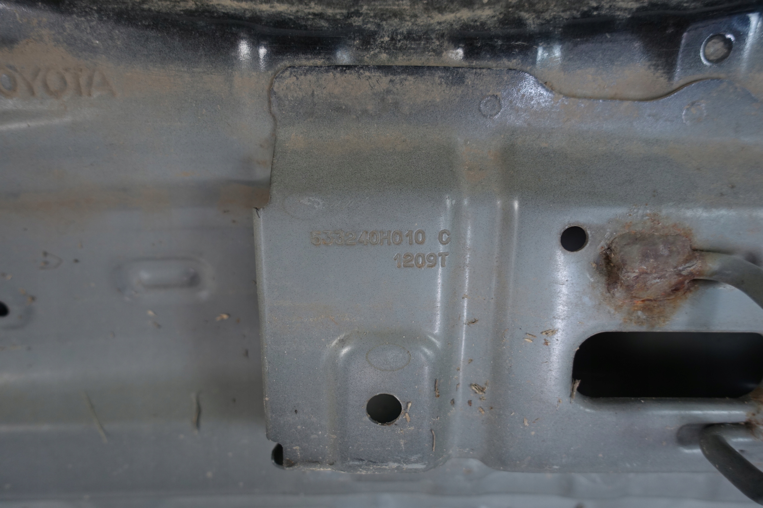 TOYOTA AYGO e Cofano 2005-2012 533240H010