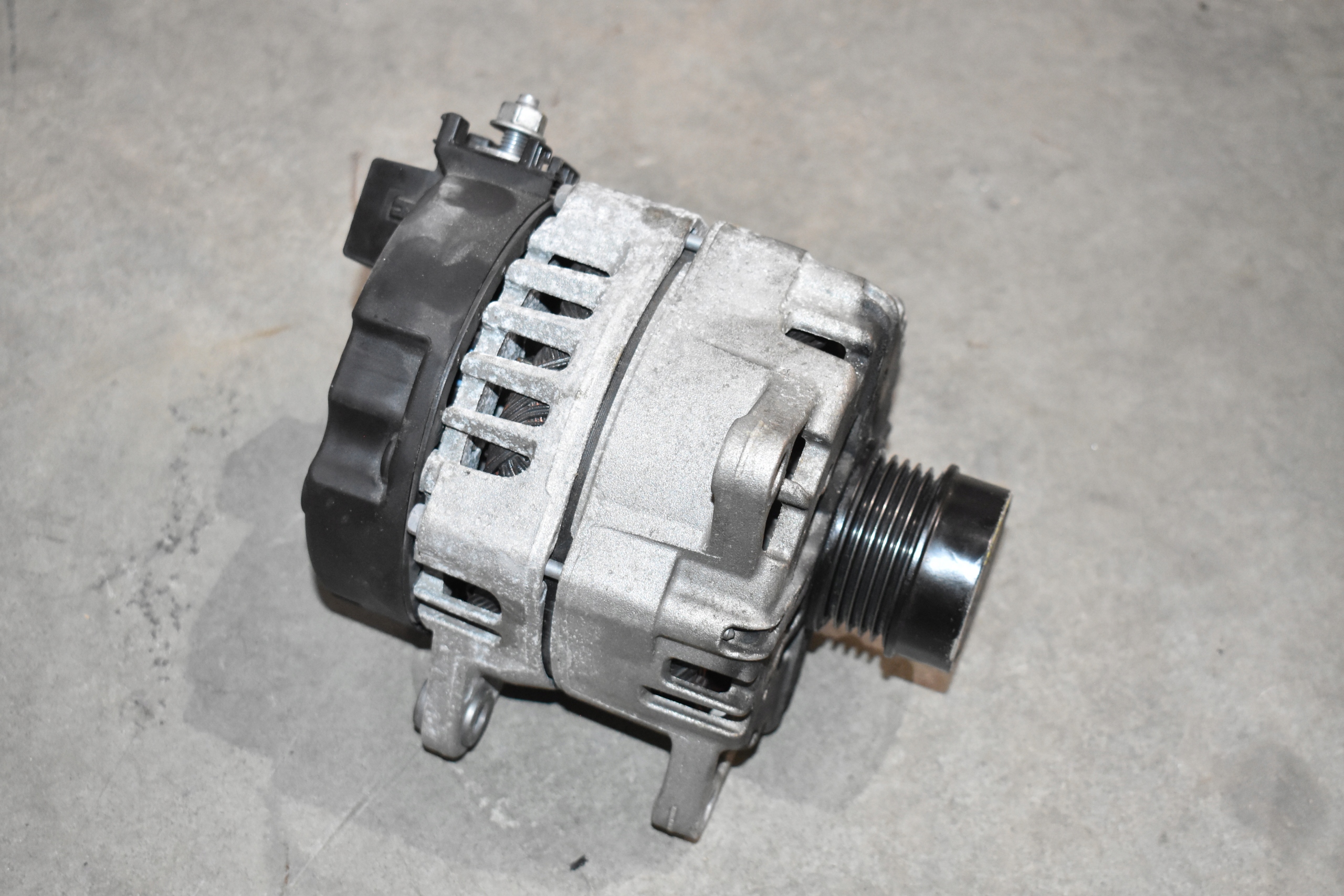 IDEALNY ALTERNATOR MERCEDES W177 X247 1