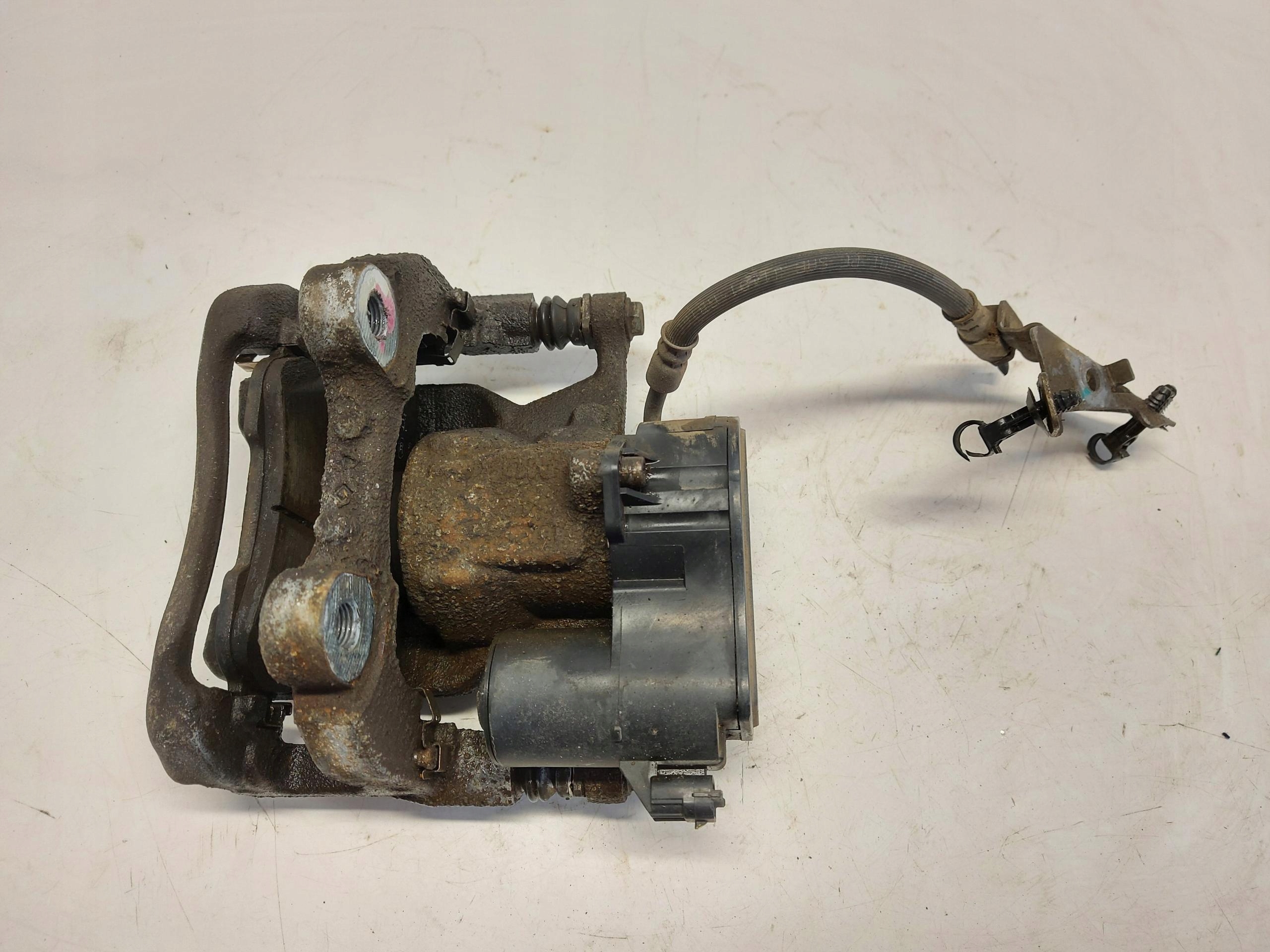 Ford Ranger VI 6 2023r caliper brake left rear part rear 2.0d