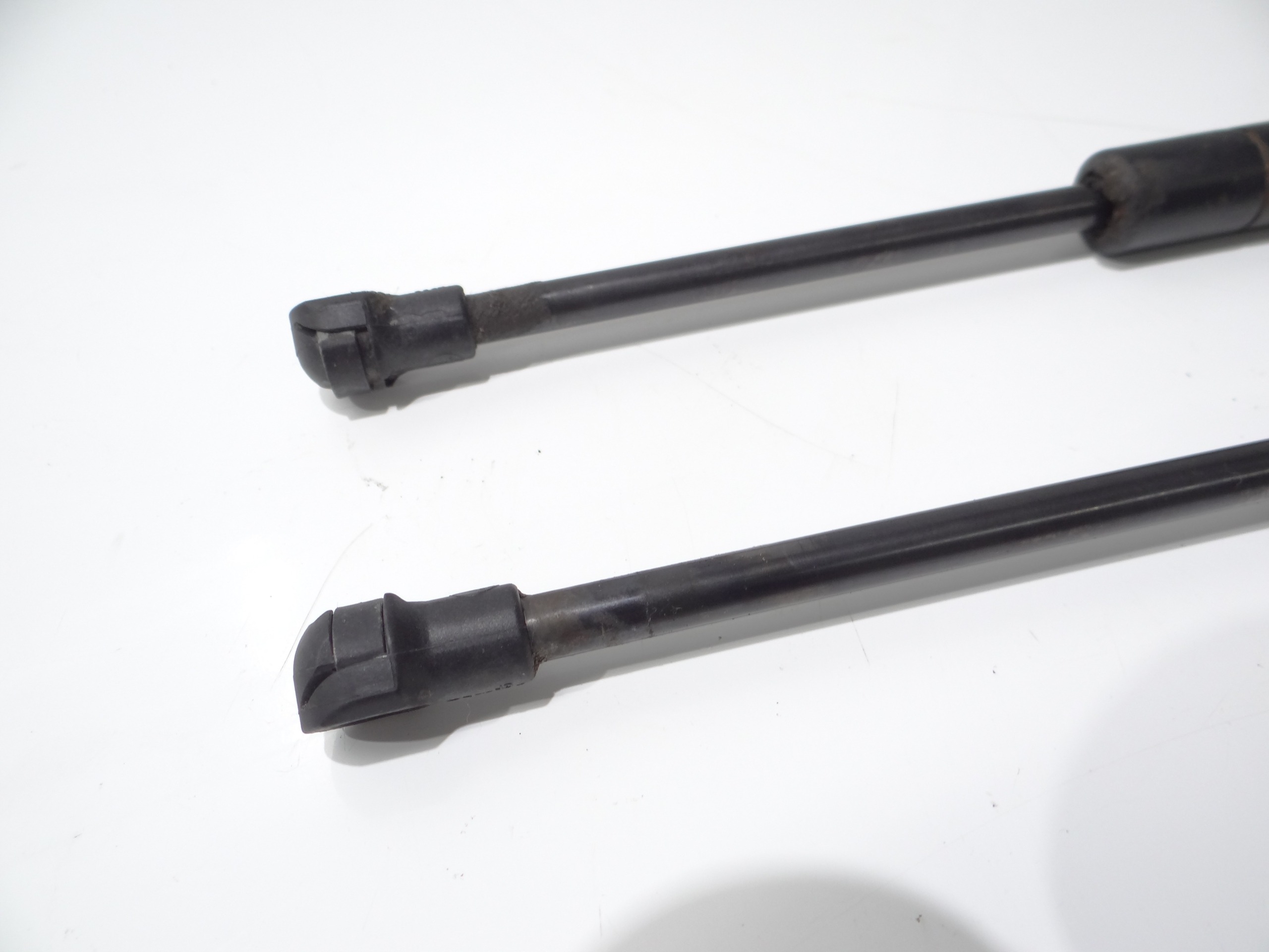 Gasfeder Dämpfer der Kühlergrill BMW E46