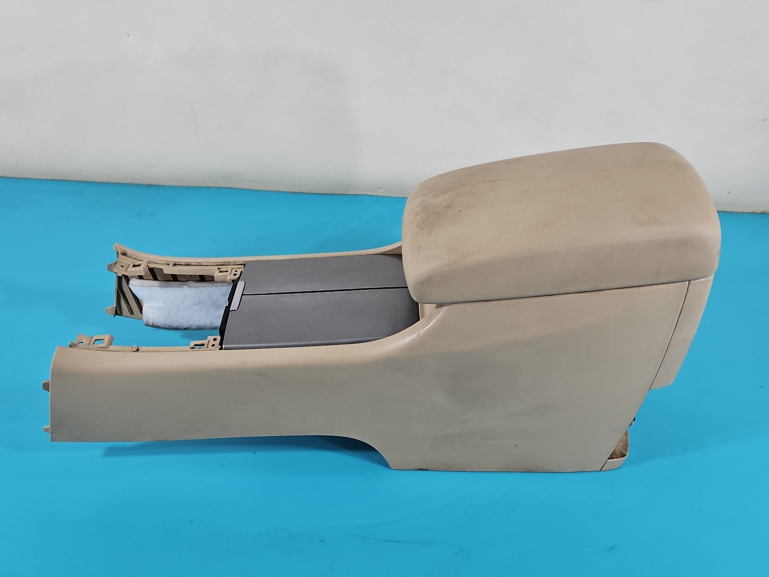 подлокотник тунель subaru TRIBECA 05-14 92174XA00A