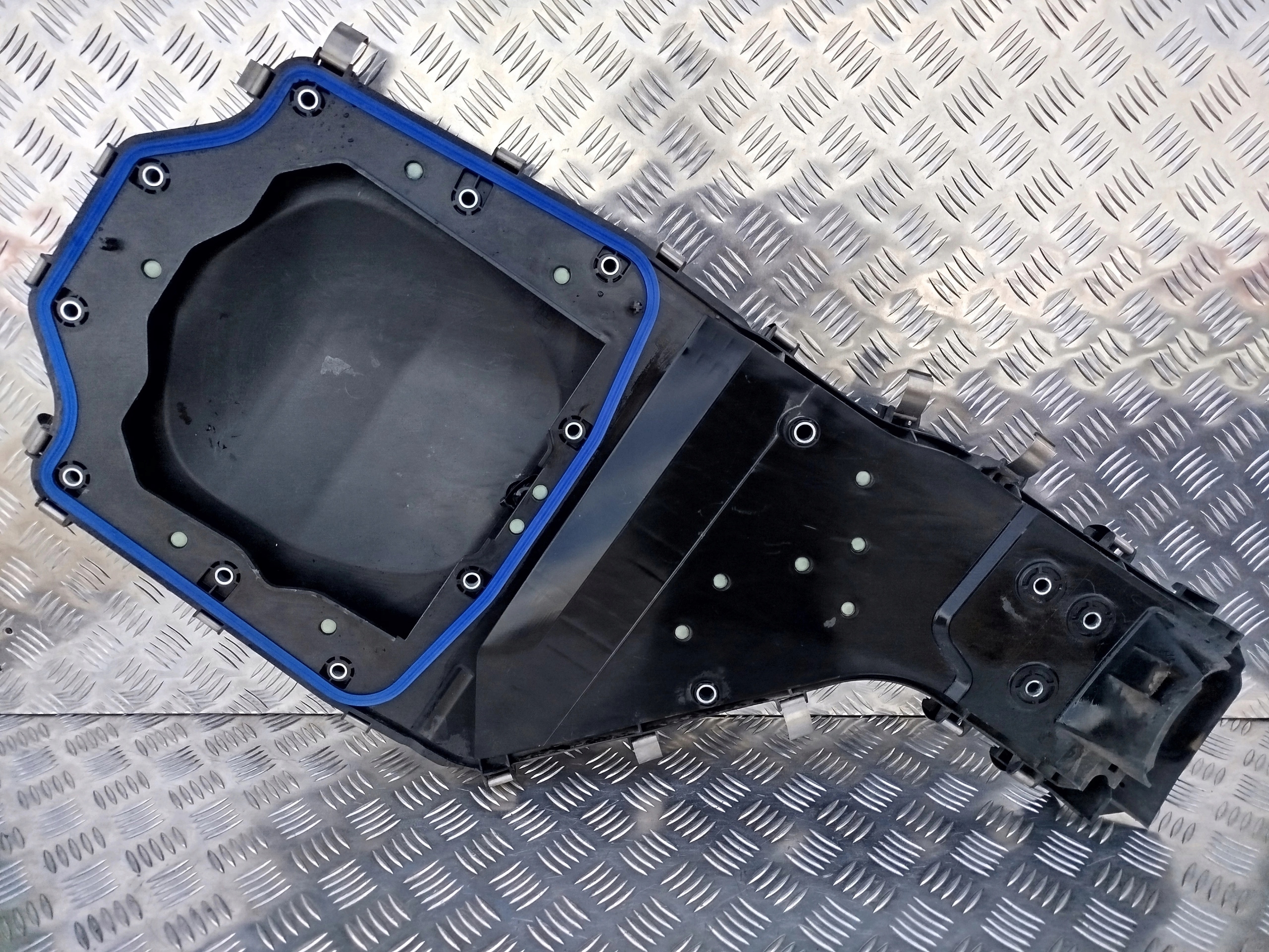 OBUDOWA POKRYWA BEZPIECZNIKÓW DAF XF 106 Producent części DAF OE