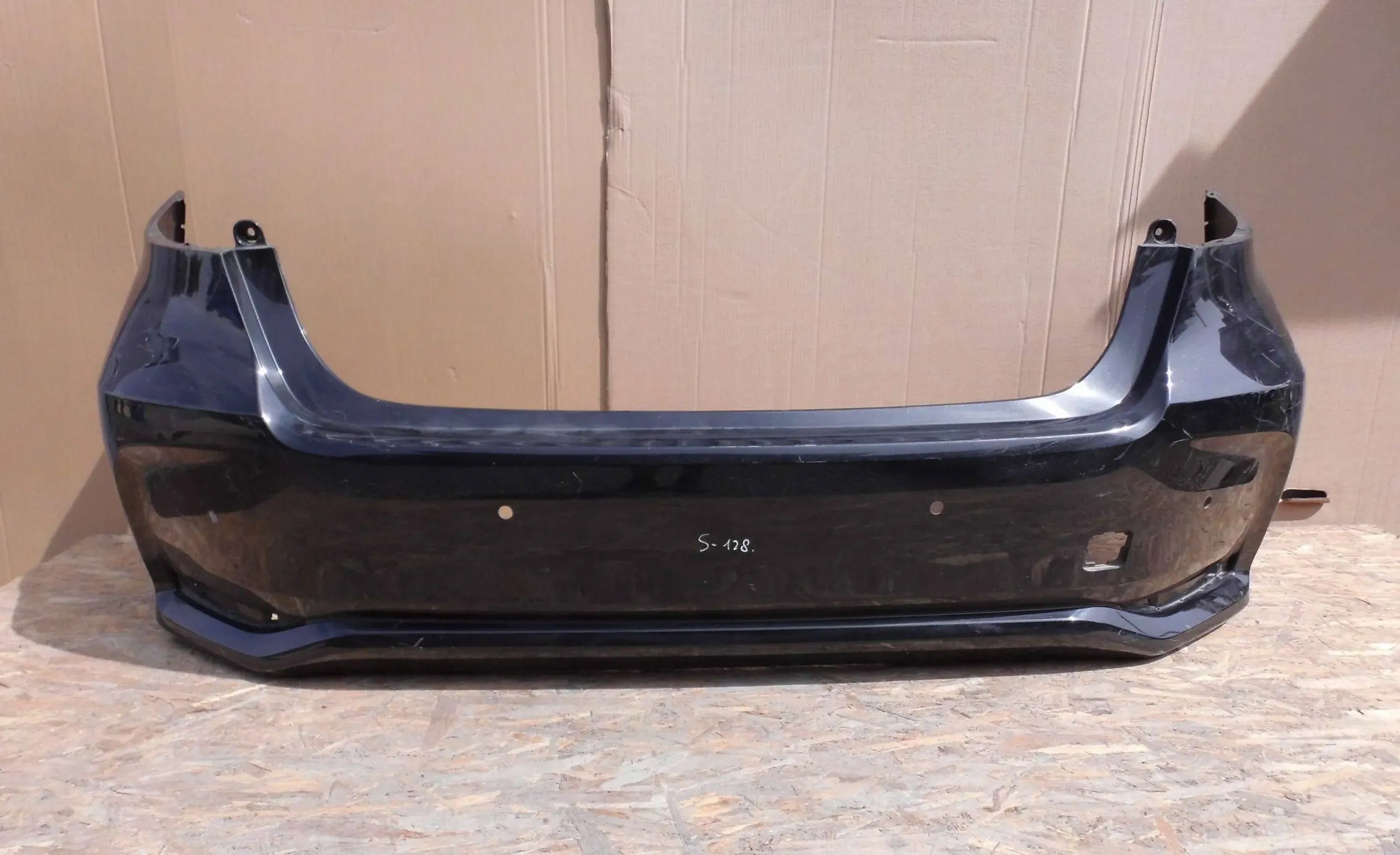TOYOTA COROLLA E210 E21 2018+ SEDAN STOSSSTANGE HINTEN HECK