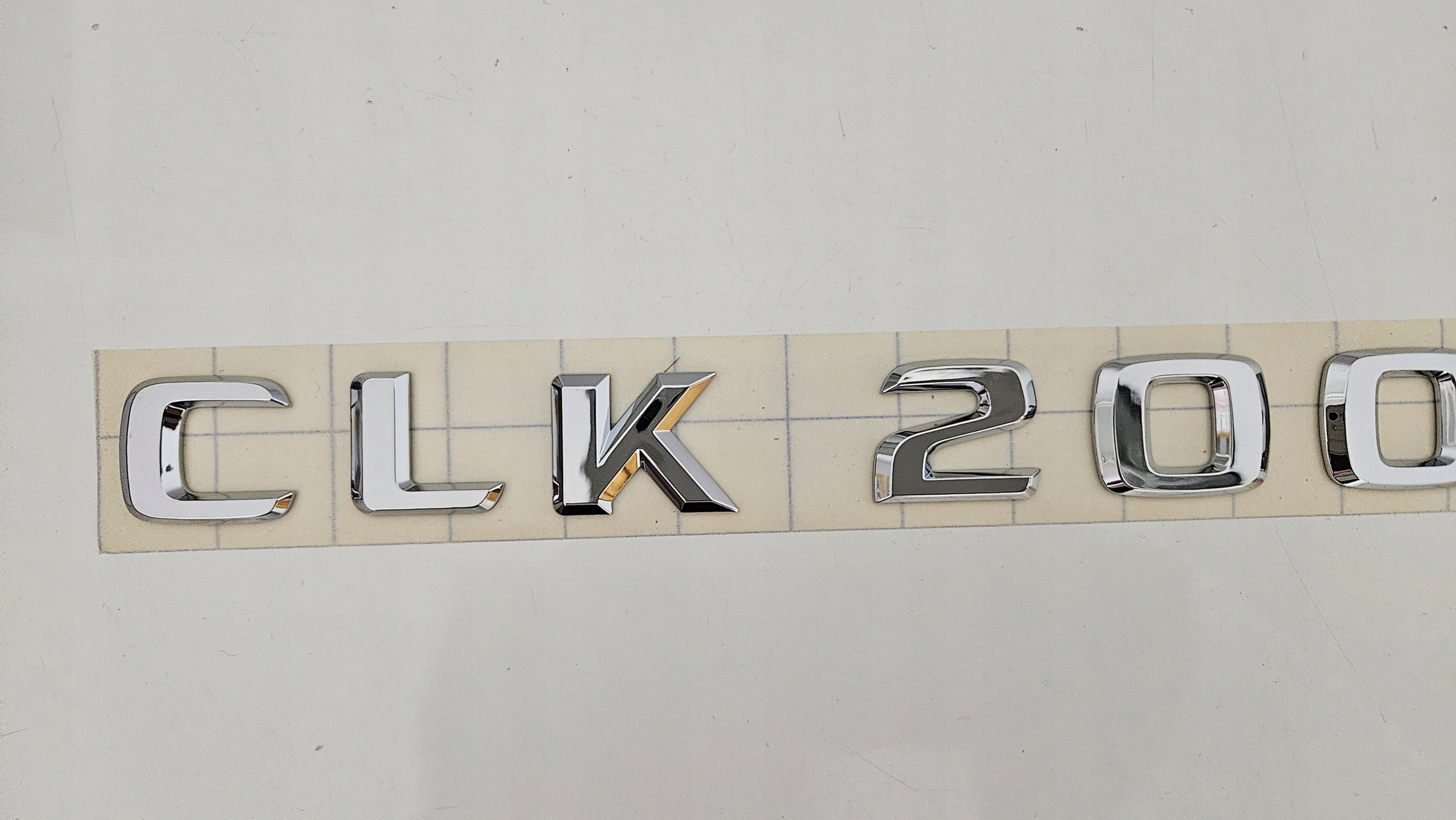 MERCEDES CLK 200 EMBLEMAT A2088170115