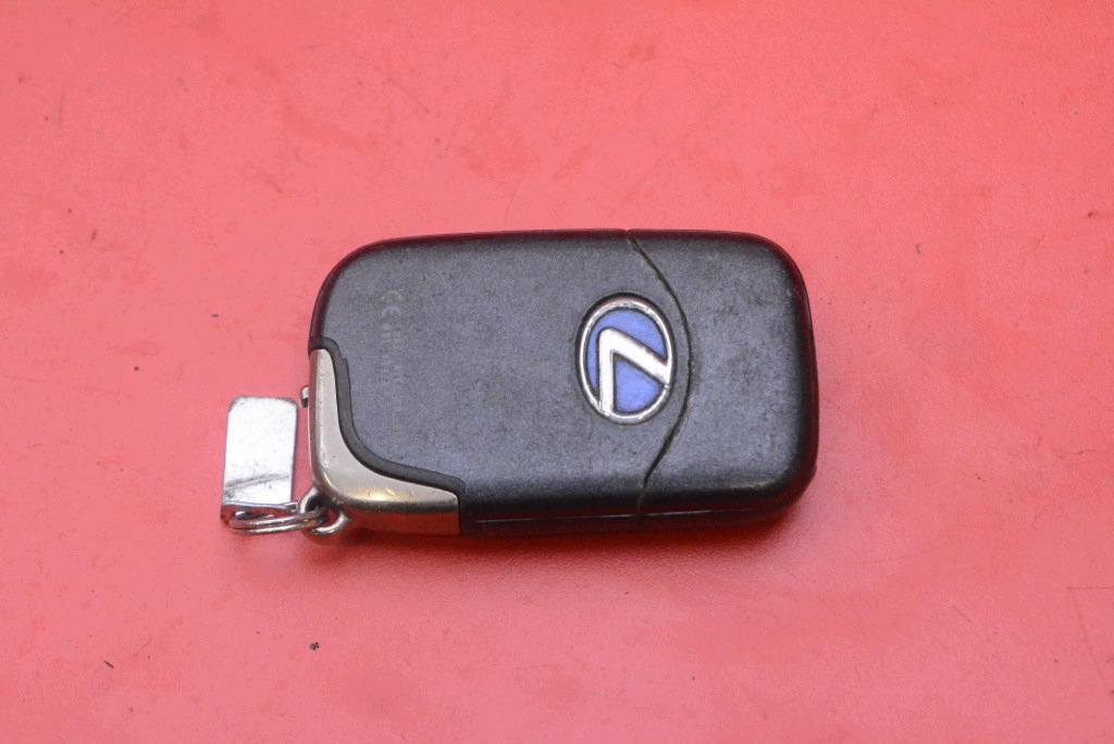 ignition key button 2842A-TMIMB1 LEXUS LS IV LS600H 5.0 V8 438 KM 06