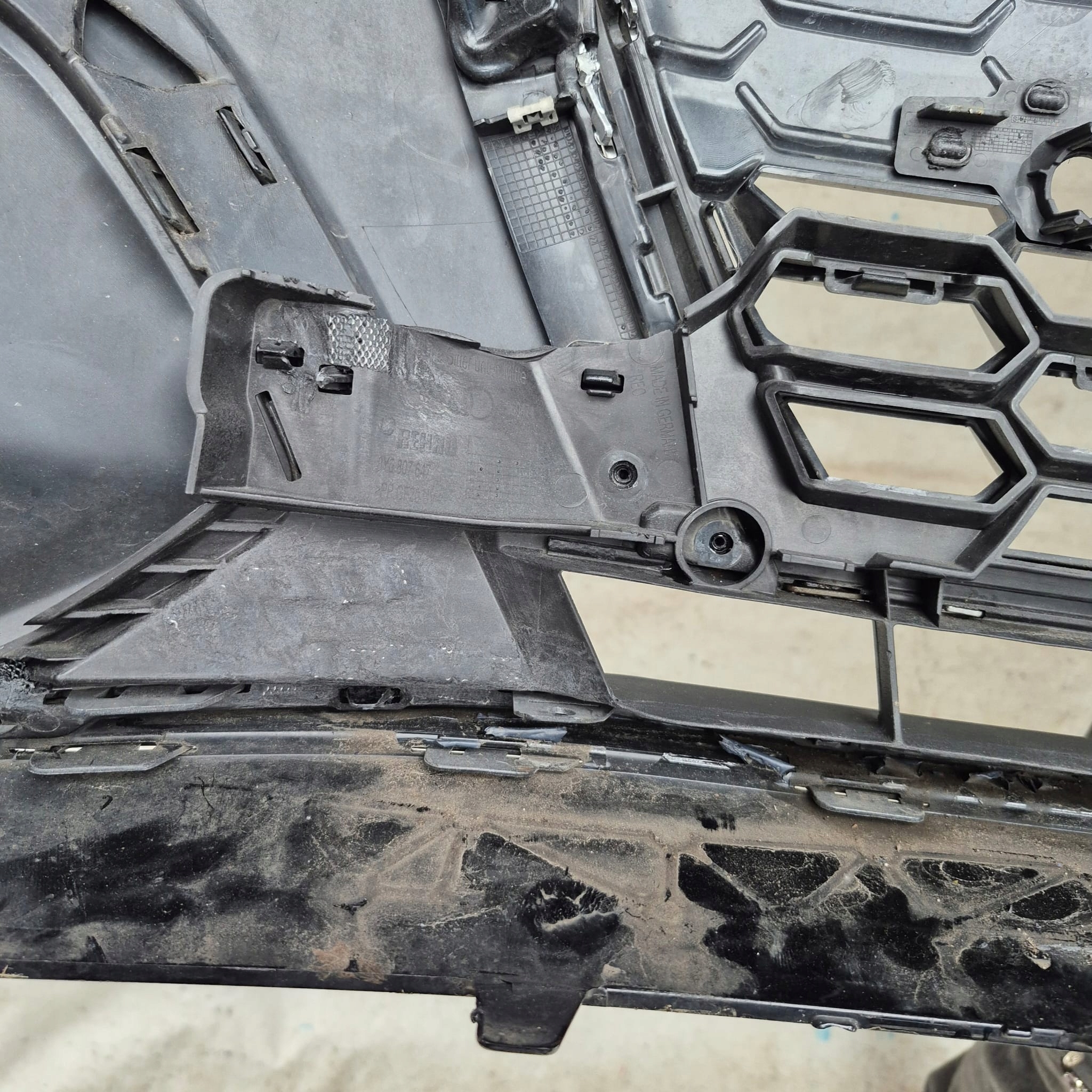 AUDI A3 8Y 20- bumper front front SPR PDC 8Y0807437