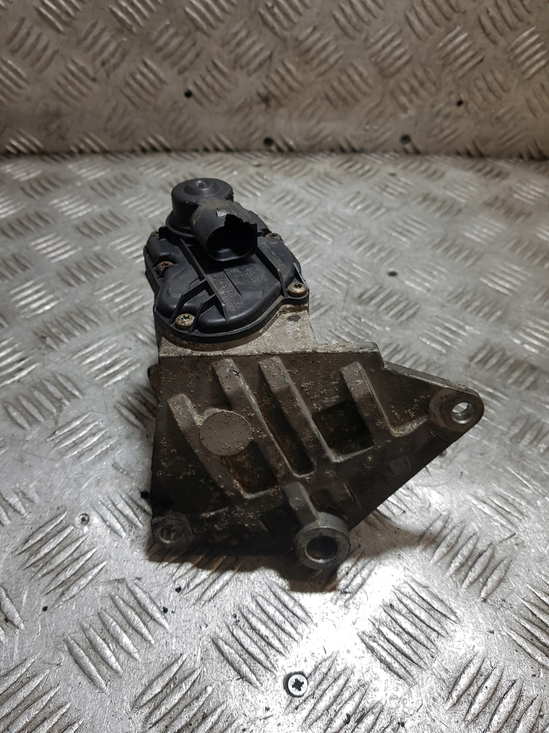 EGR valve VOLKSWAGEN GOLF 5 06F131503B A2C53082890