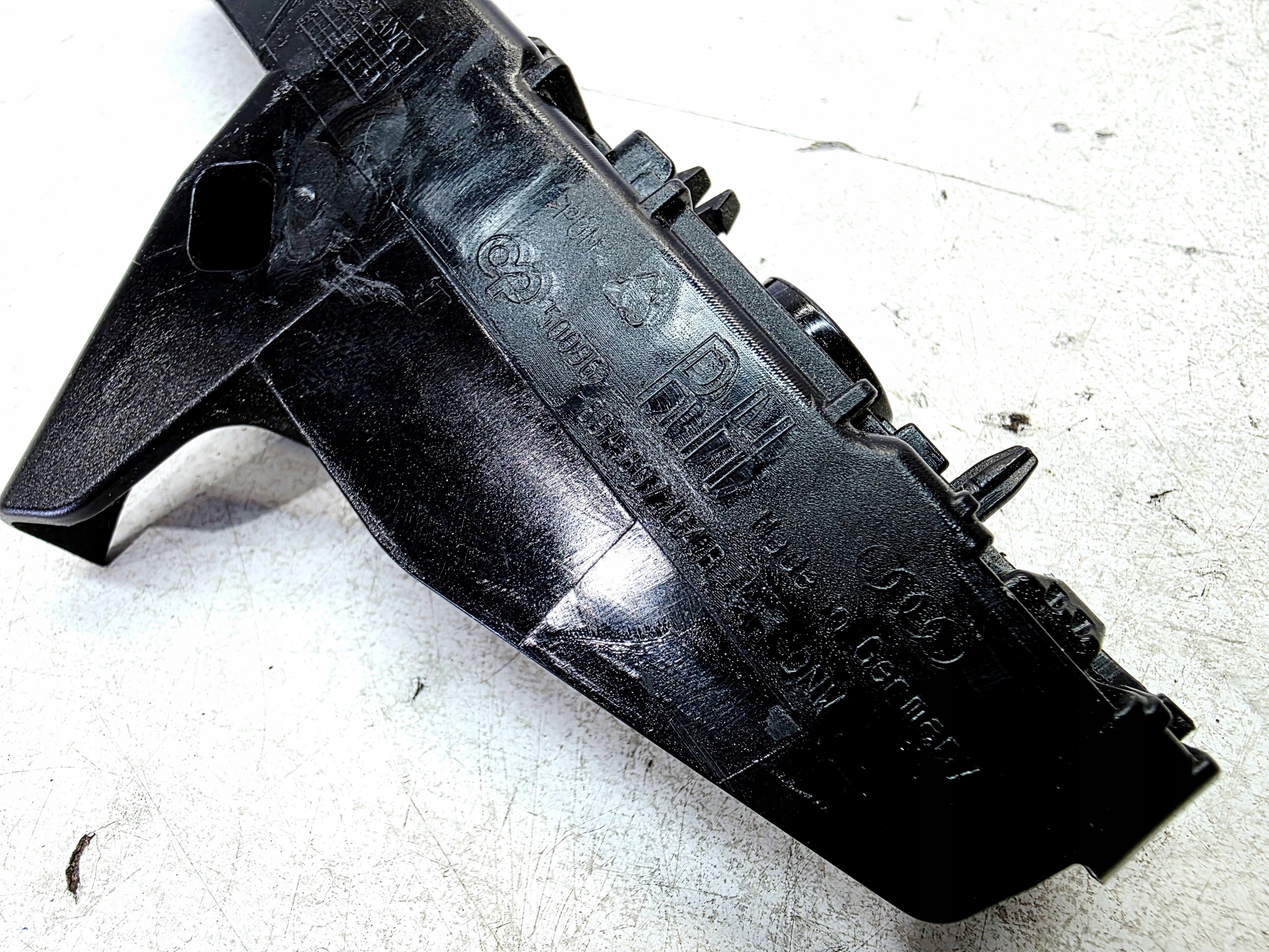 support holder of a bumper right front AUDI Q4 E-TRON 89A807184B