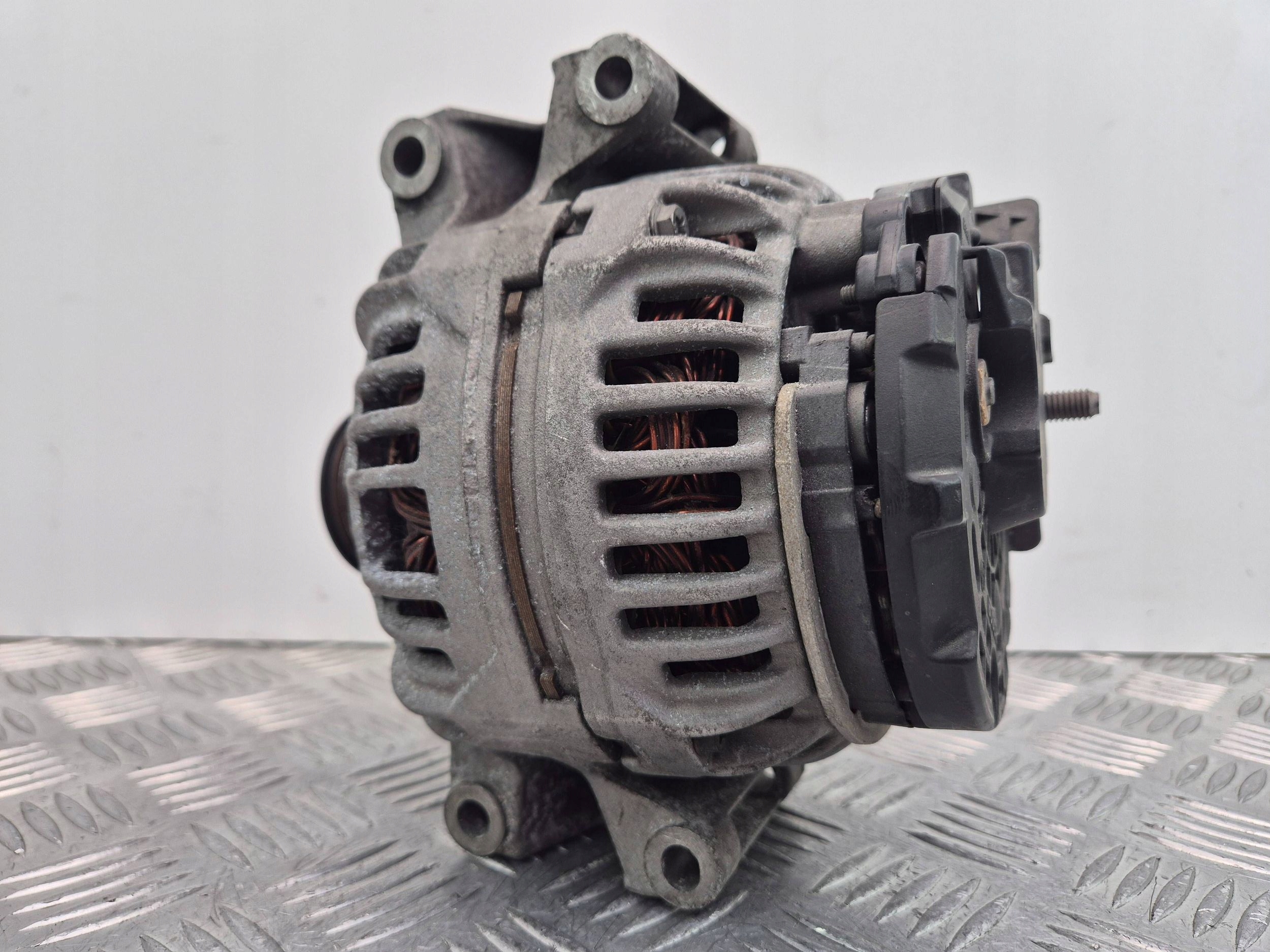 Mercedes E350 A207 alternator A0009061102